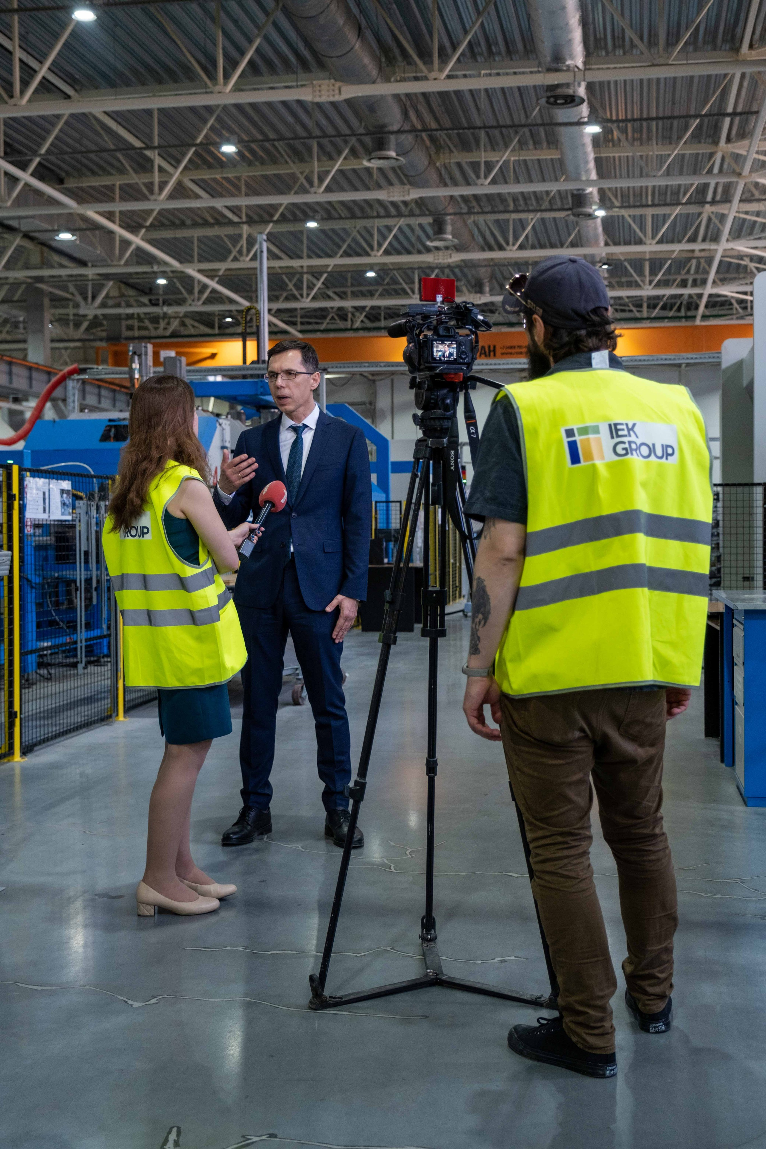 IEK — торжественное открытие производственного цеха. Фото тур