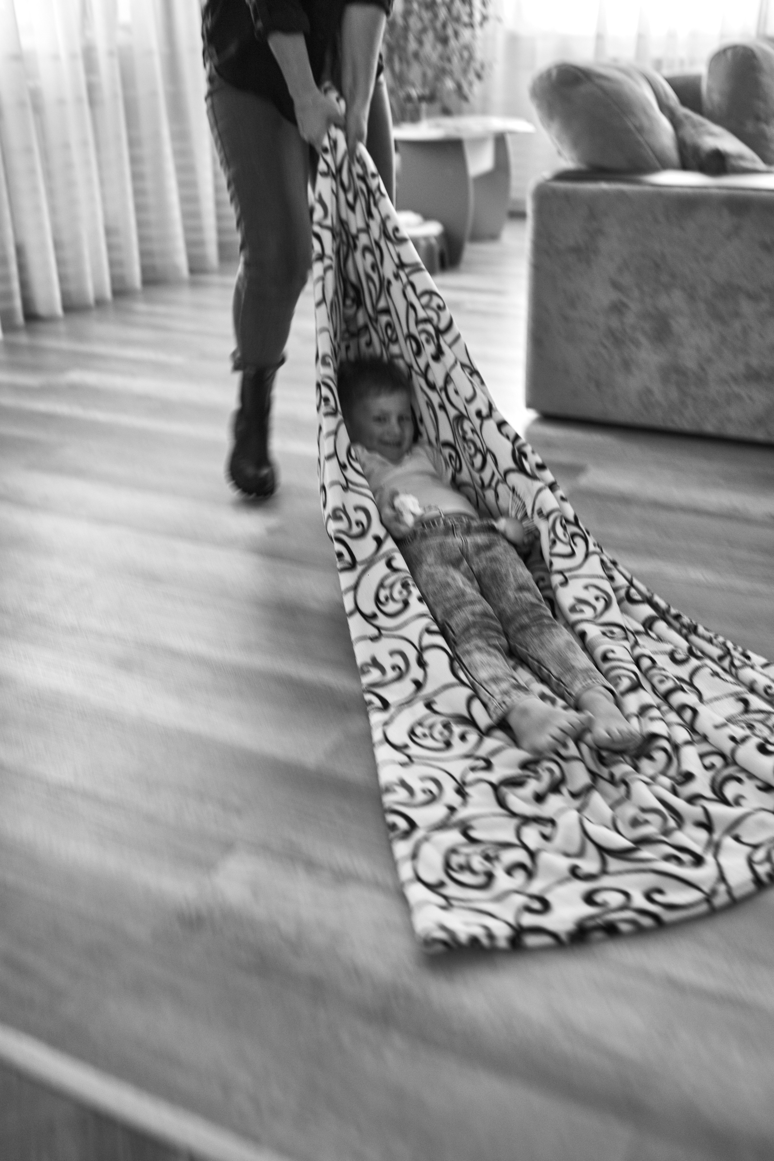 Семейная съёмка в интерьере. Фотограф Челябинск — Кирилл Устюжанин