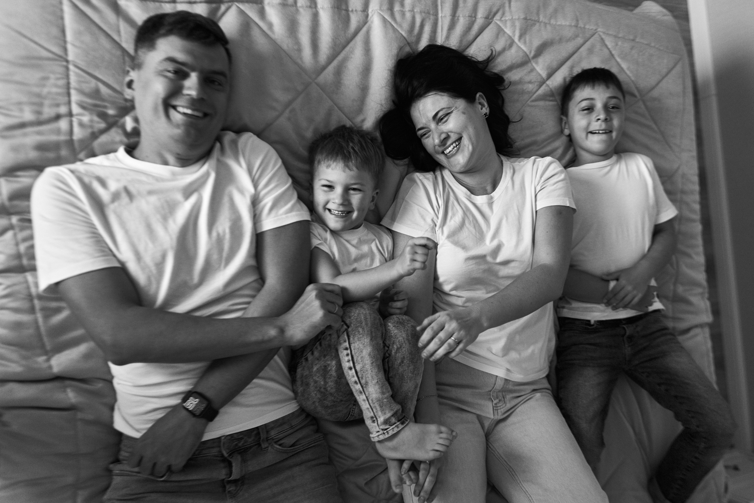 Семейная съёмка в интерьере. Фотограф Челябинск — Кирилл Устюжанин