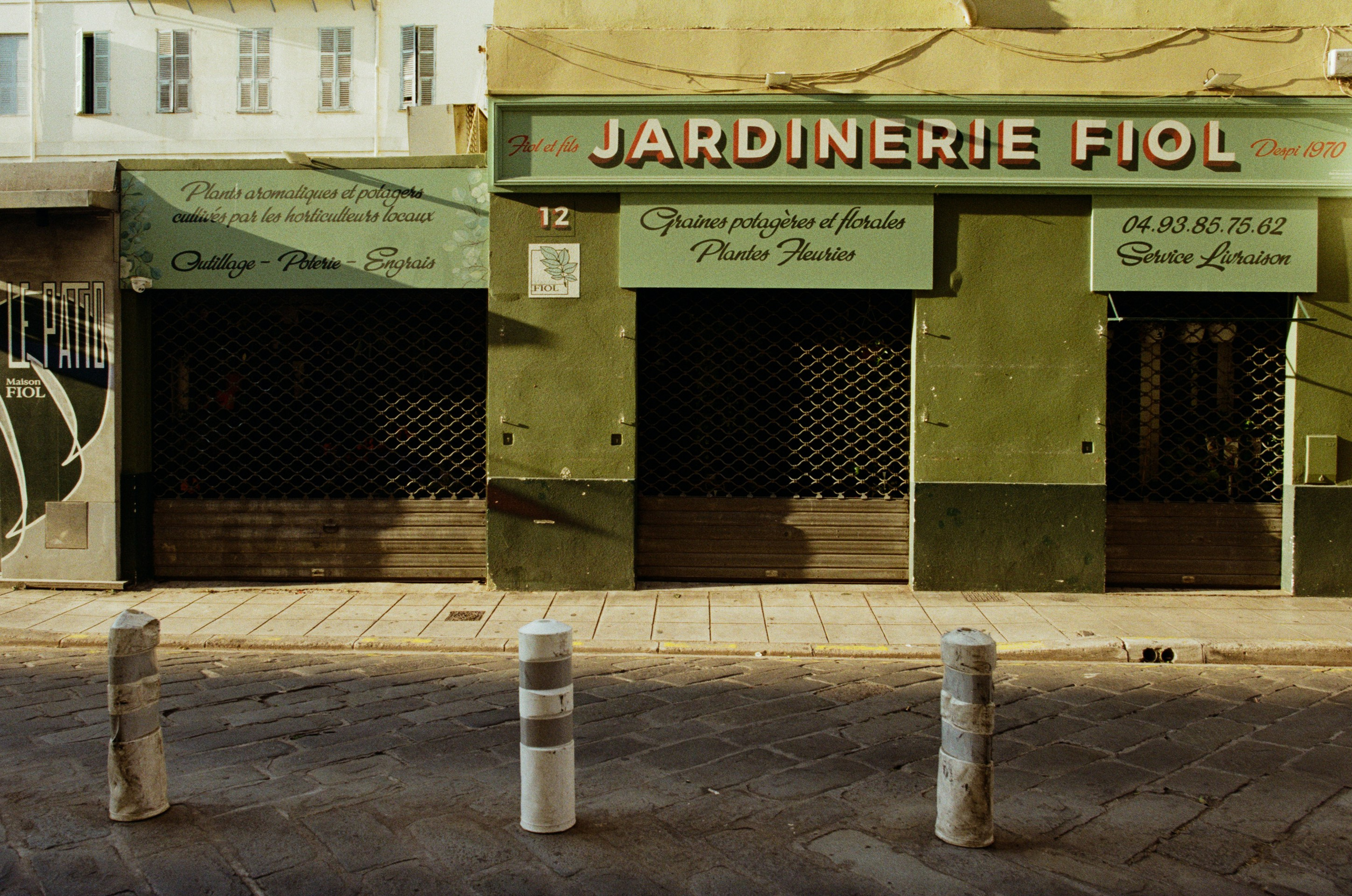 The contract // france, nice. EVER EXPOSED