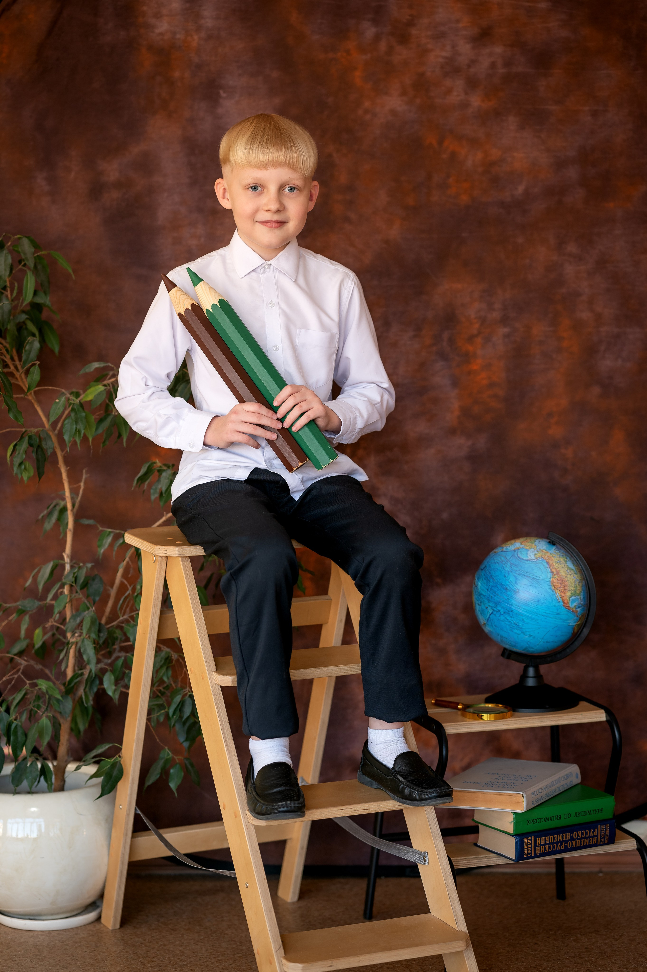 Школьный фотоальбом для младших классов. Фотограф новорождённых, семейный, школьный в городе Калуге Евгения