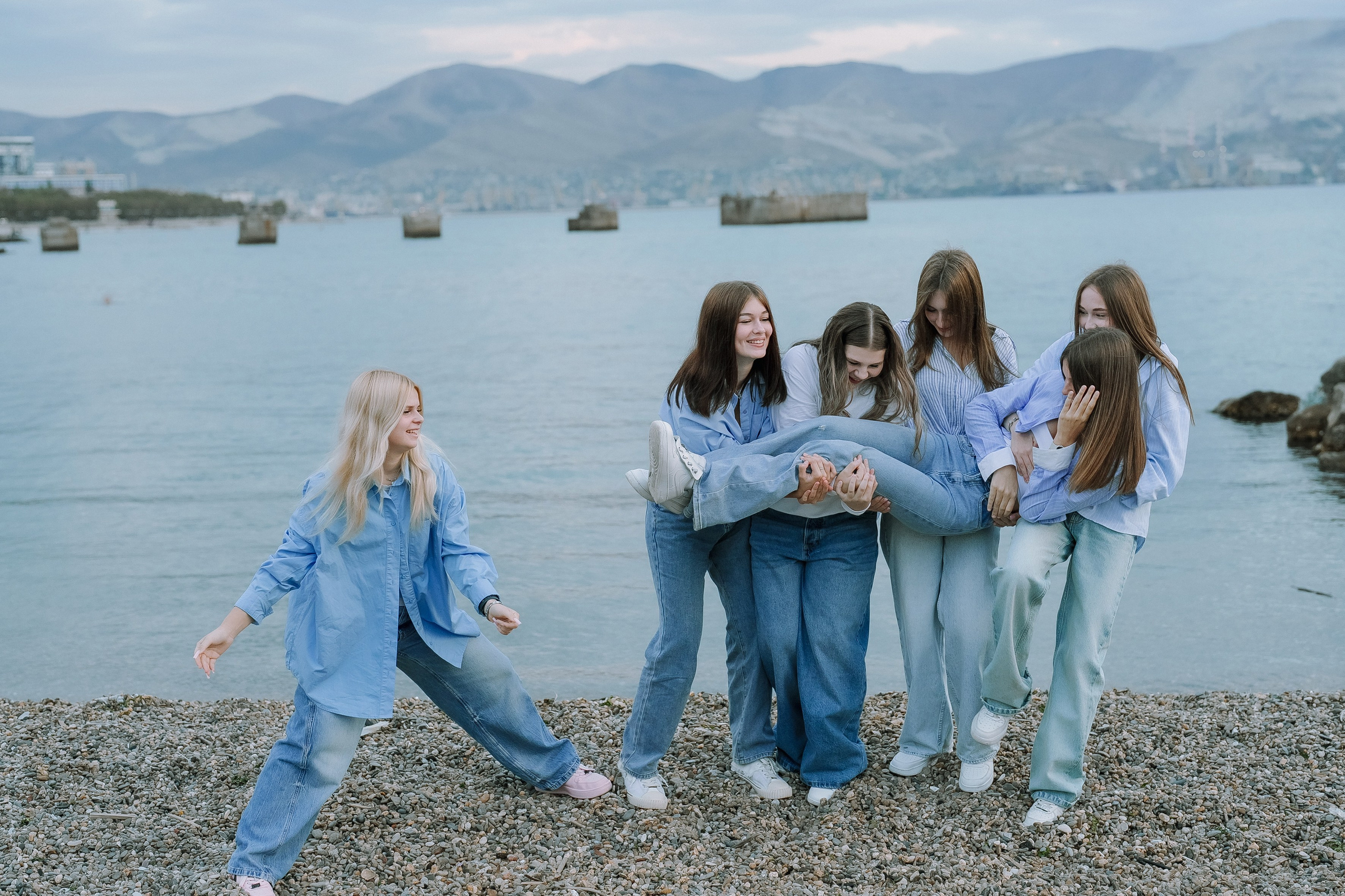 Пляж Кристалл — старшая школа. Выпускные альбомы Натальи Бутко: Новороссийск, Анапа, Геленджик