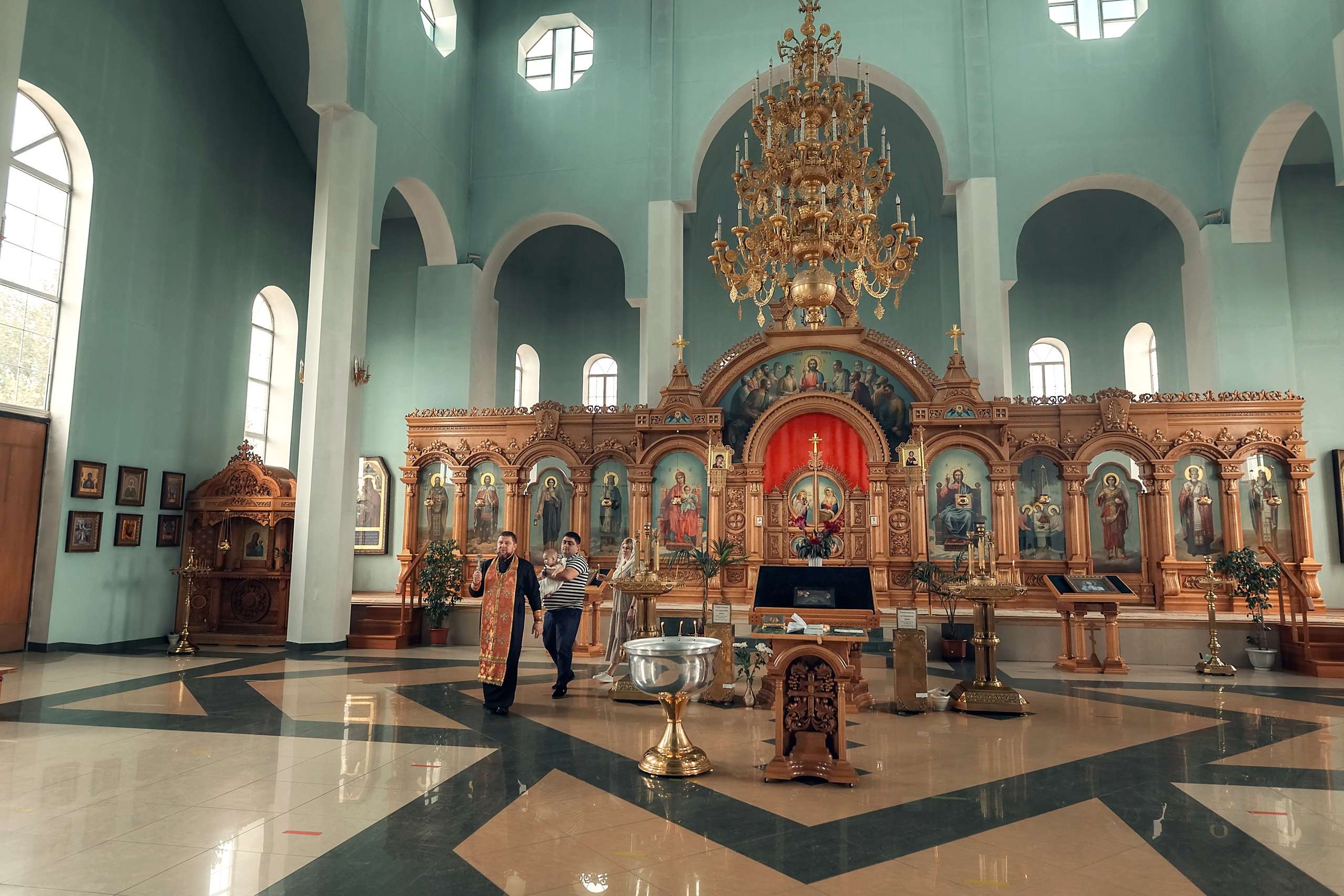 Крещение Михаила. Свято-Троицкий храм г. Гулькевичи. Семейный и детский фотограф Екатерина Савёлова