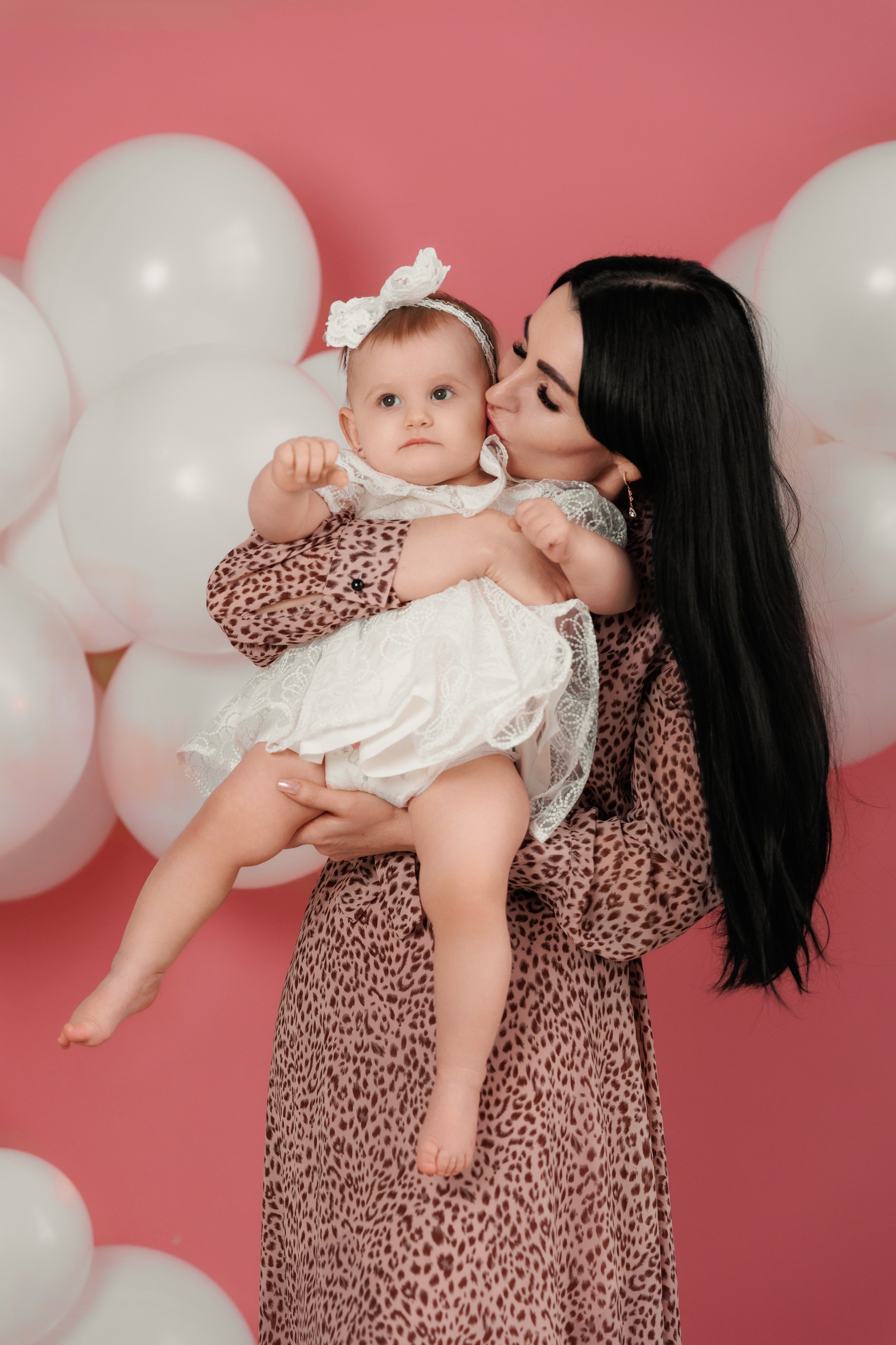 Юля, годовасие дочи. Фотограф женского портрета, беременности и материнства Харькова Елена