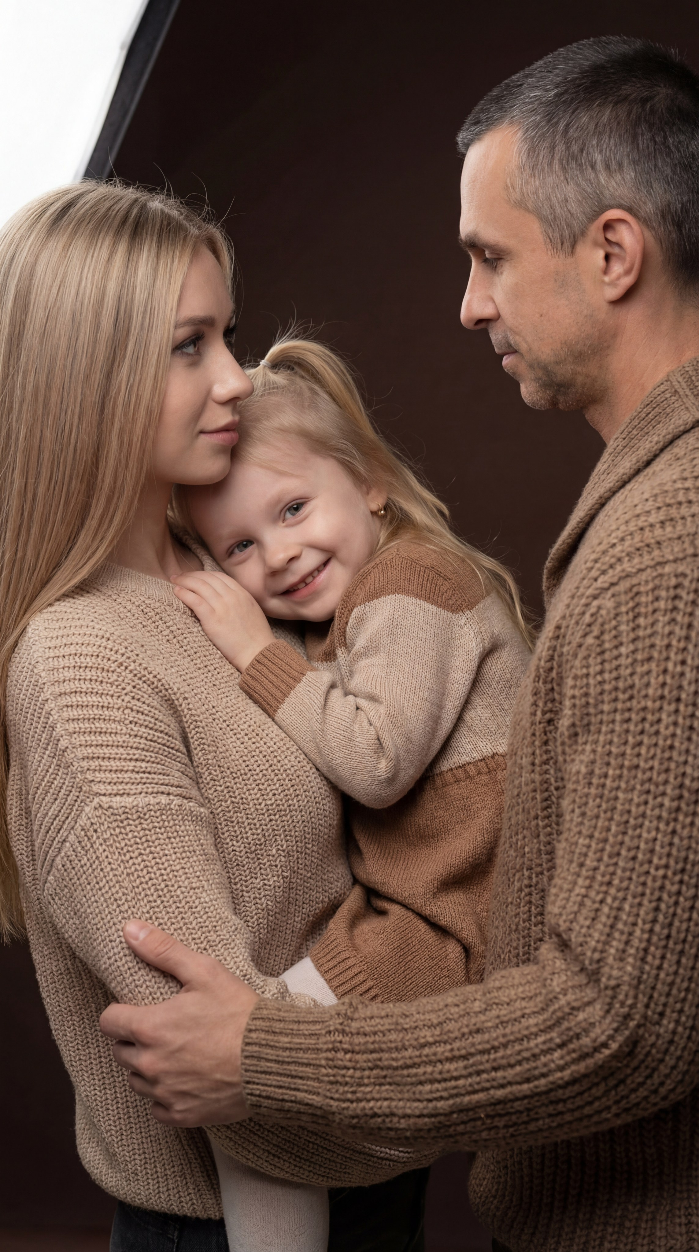 ИИ-Фотосессия. AI‑креатор: фото‑ и видео‑креативы на нейросетях