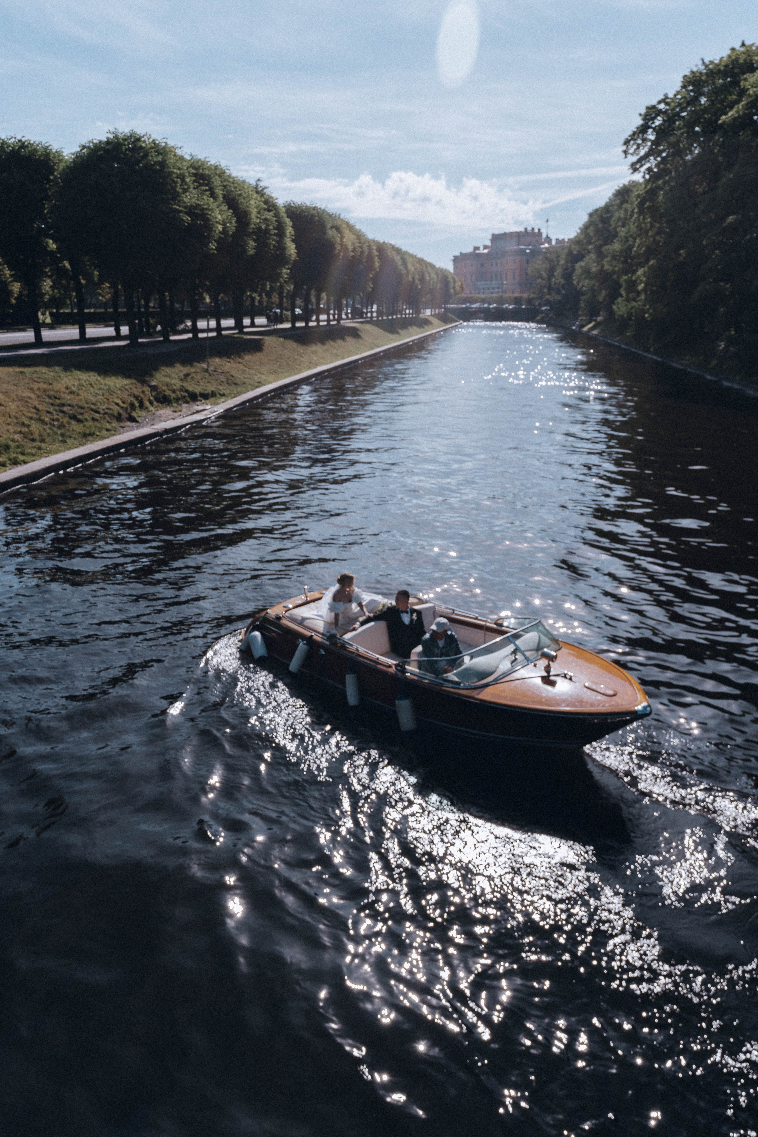 СВАДЕНБНАЯ СЬЕМКА НА КАТЕРЕ ПО КАНАЛАМ САНКТ-ПЕТЕРБУРГА И В АКВАТОРИИ НЕВЫ. Профессиональный фотограф, Санкт-Петербург — Виктория Богомолова