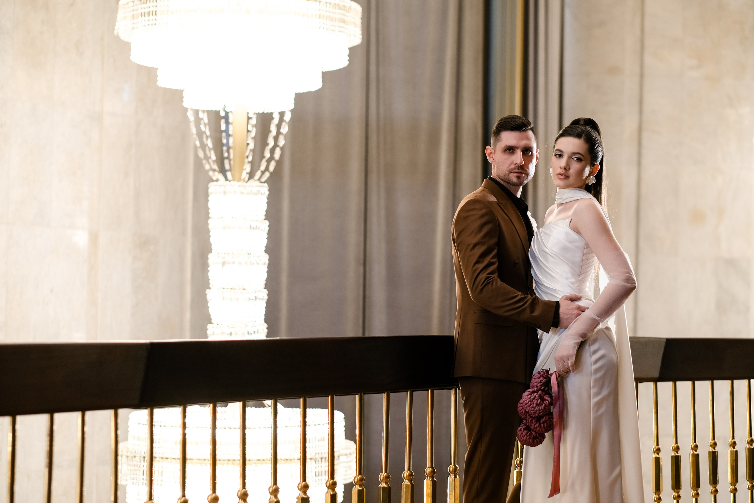 Свадебная фотосессия в театре драмы имени Наума Орлова. Свадебный фотограф в Челябинске Сырчикова Наталья