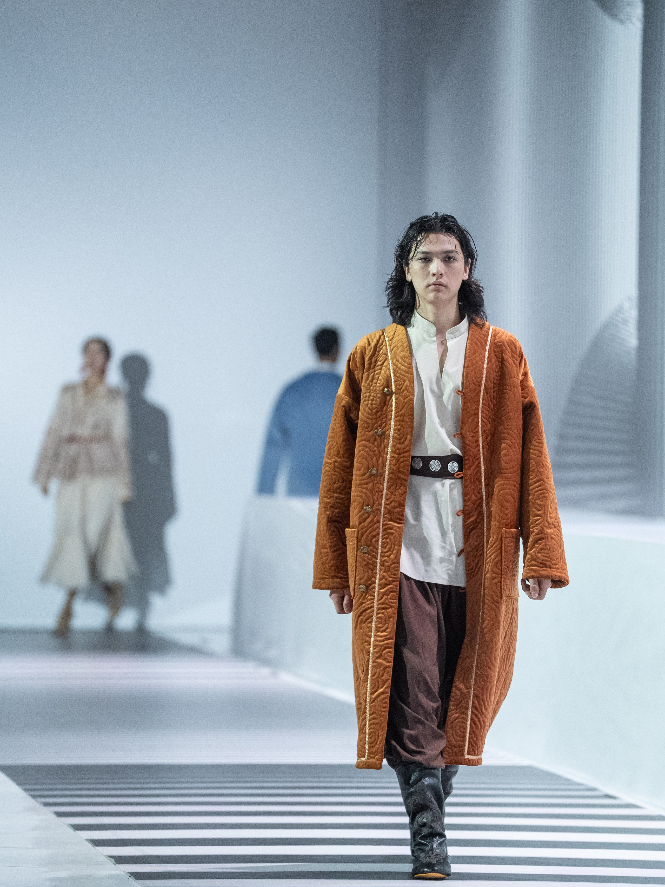 Brand AINASH QARA. Сайт Алматинского НЮ АРТ, будуар и фэшн фотографа Дениса Карпенко