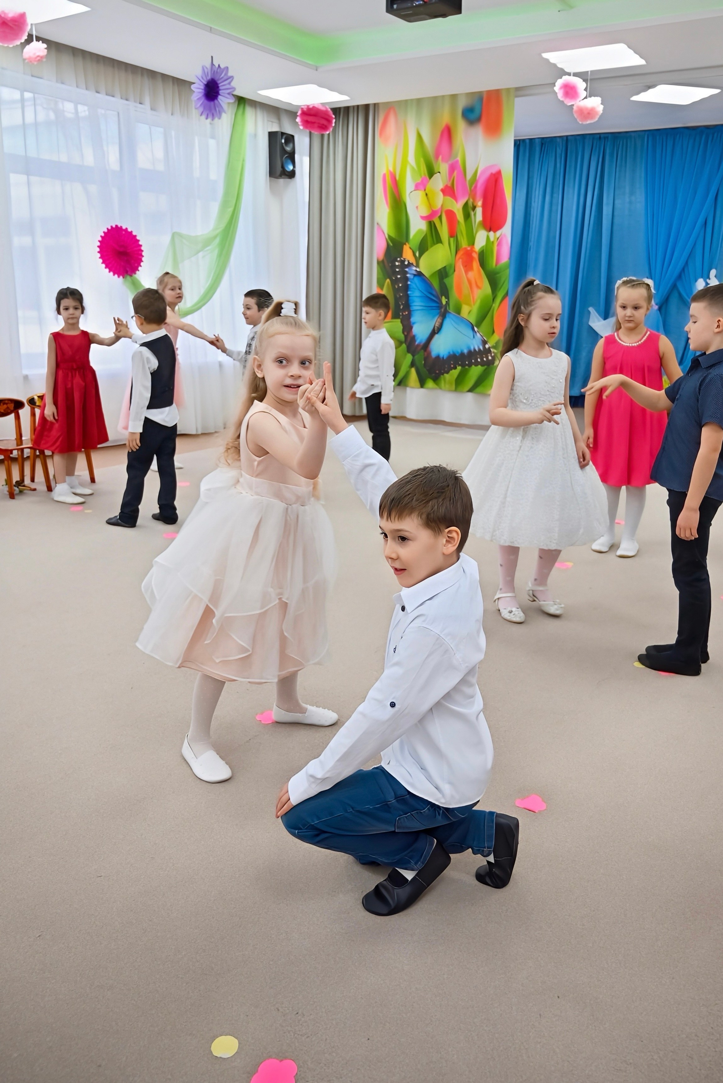 Праздник в группе Цветик семицветик. Семейный и детский фотограф Москва