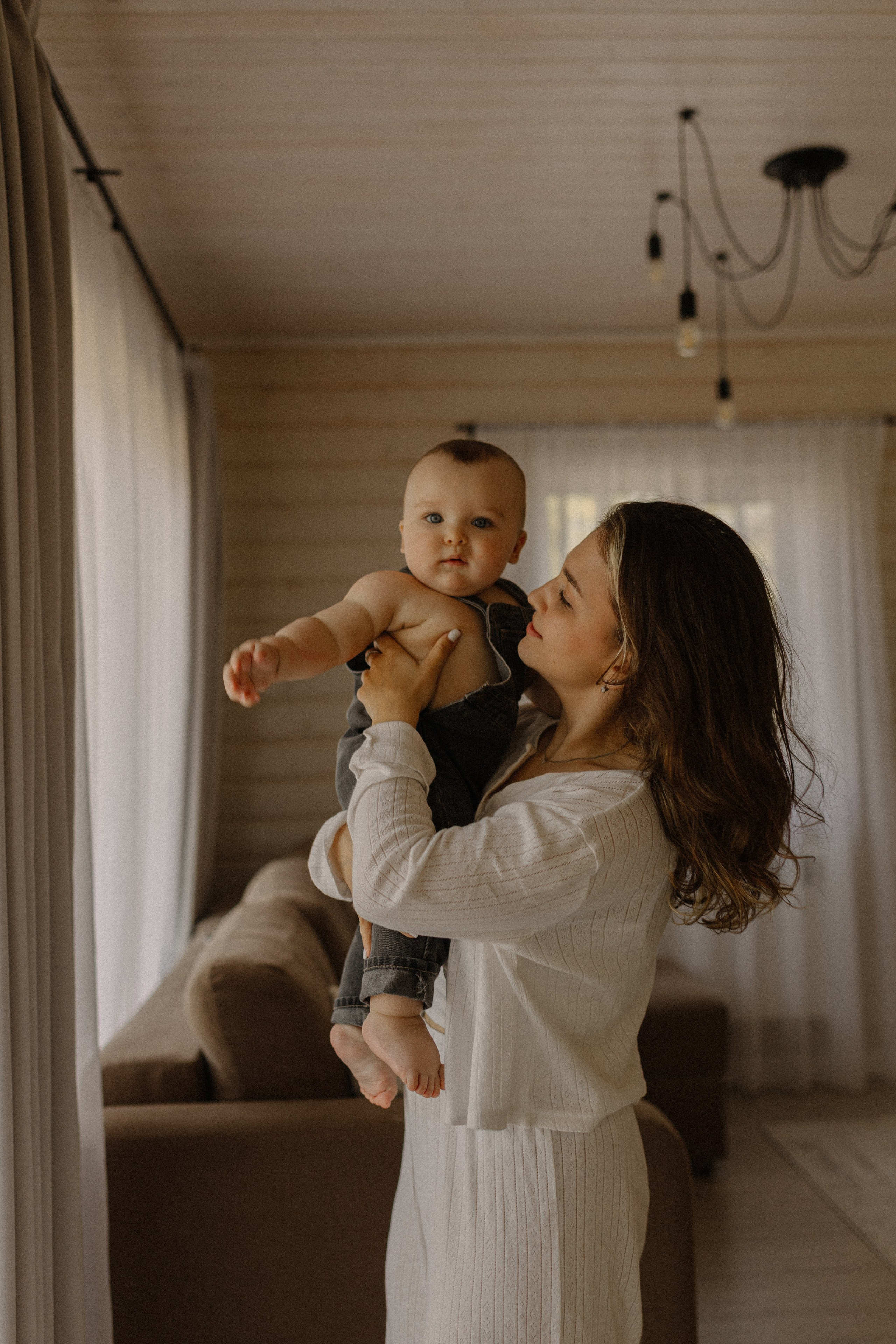 Яна и Тимофей. Домашняя съёмка. Семейный фотограф Тихвин, Санкт-Петербург и ЛО