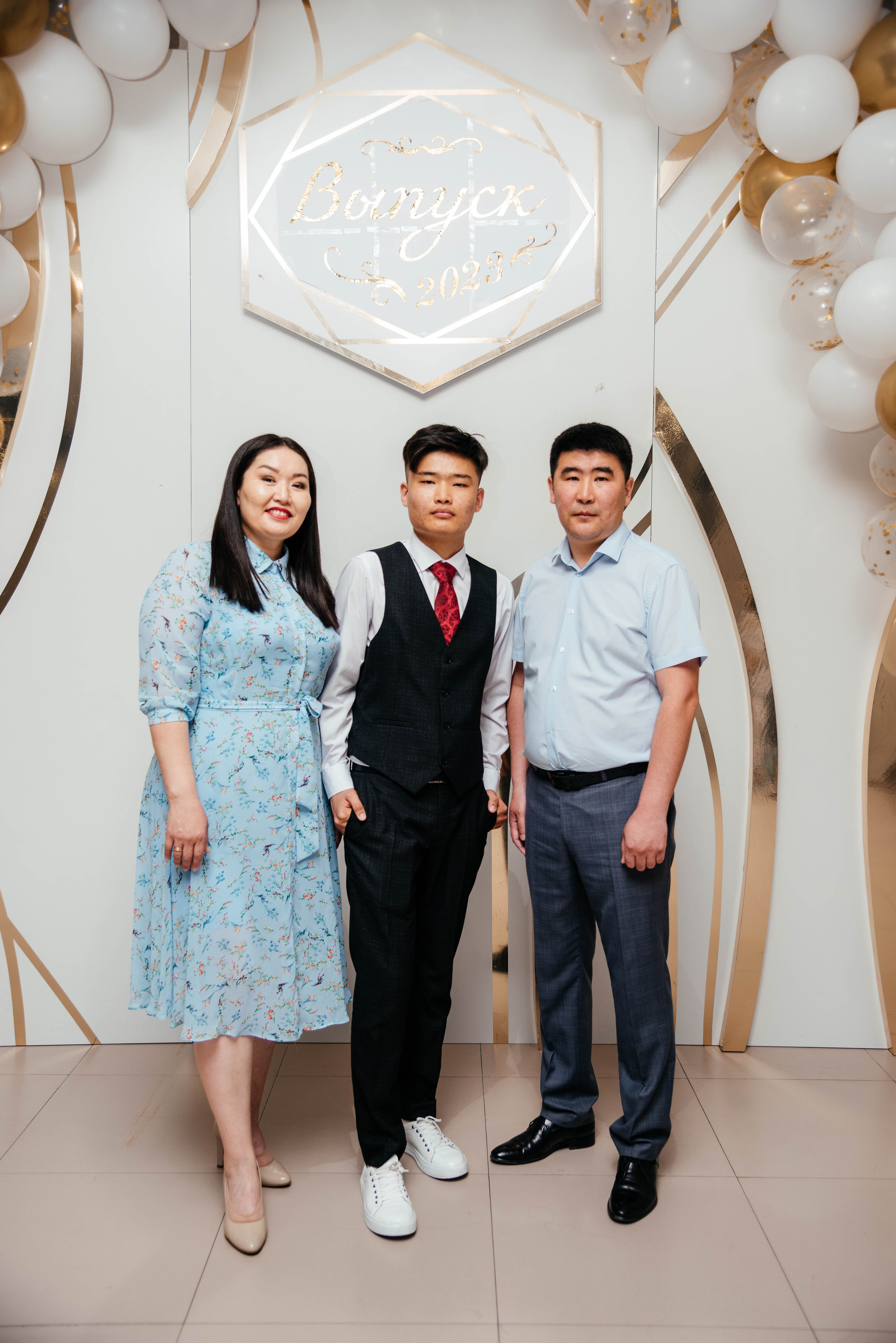 Последний звонок. Фотограф Эллина Дар г. Улан-Удэ