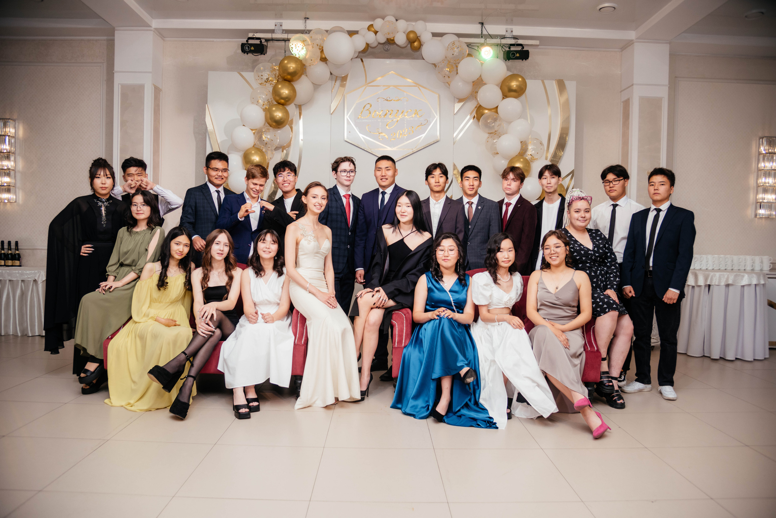 Последний звонок. Фотограф Эллина Дар г. Улан-Удэ