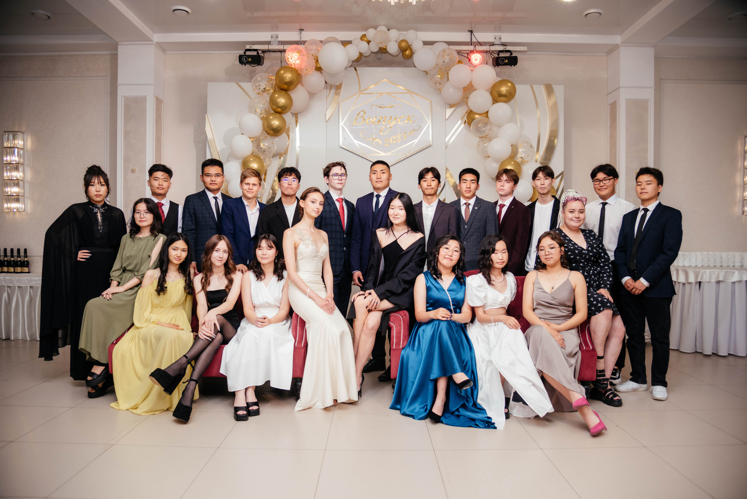 Последний звонок. Фотограф Эллина Дар г. Улан-Удэ