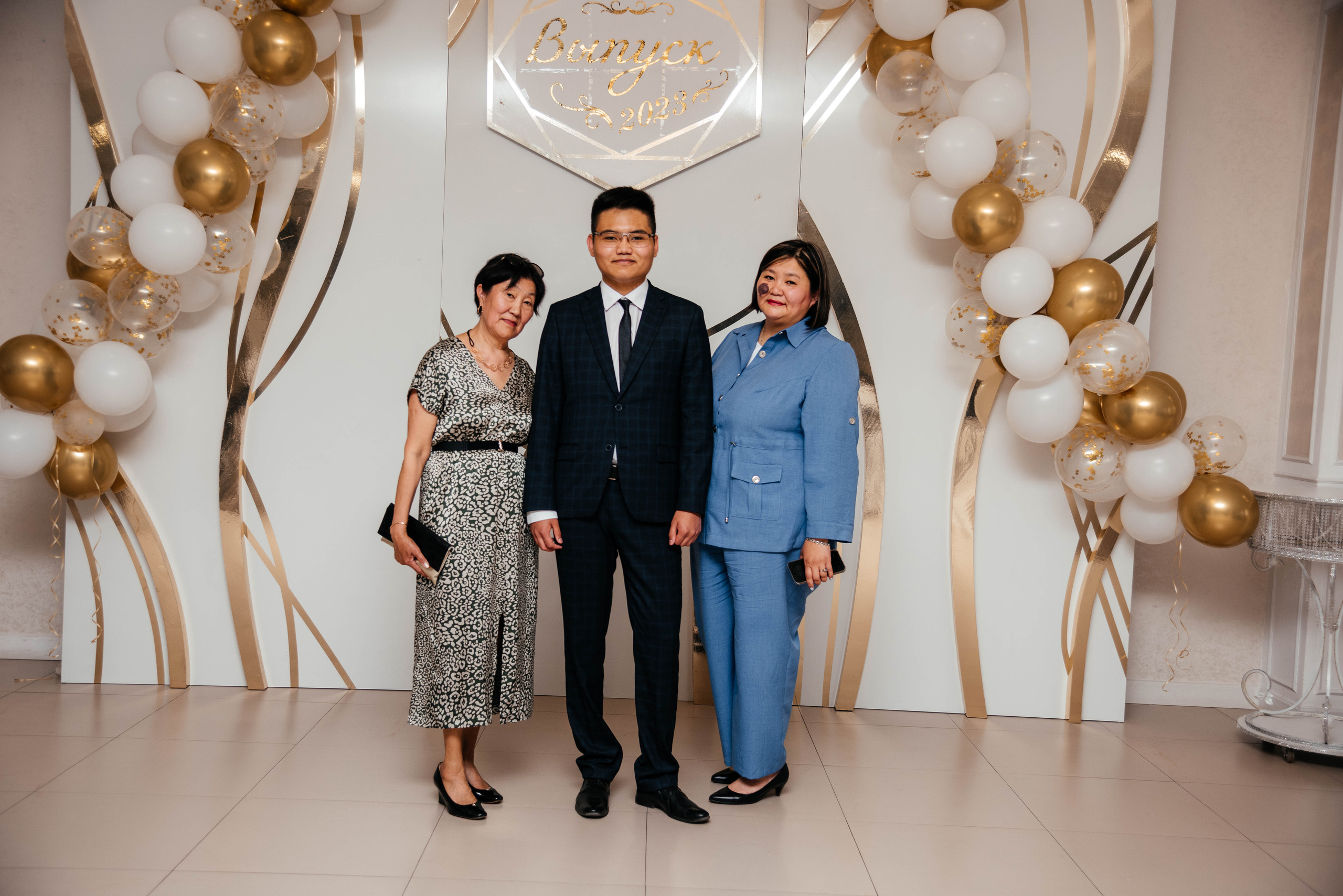 Последний звонок. Фотограф Эллина Дар г. Улан-Удэ