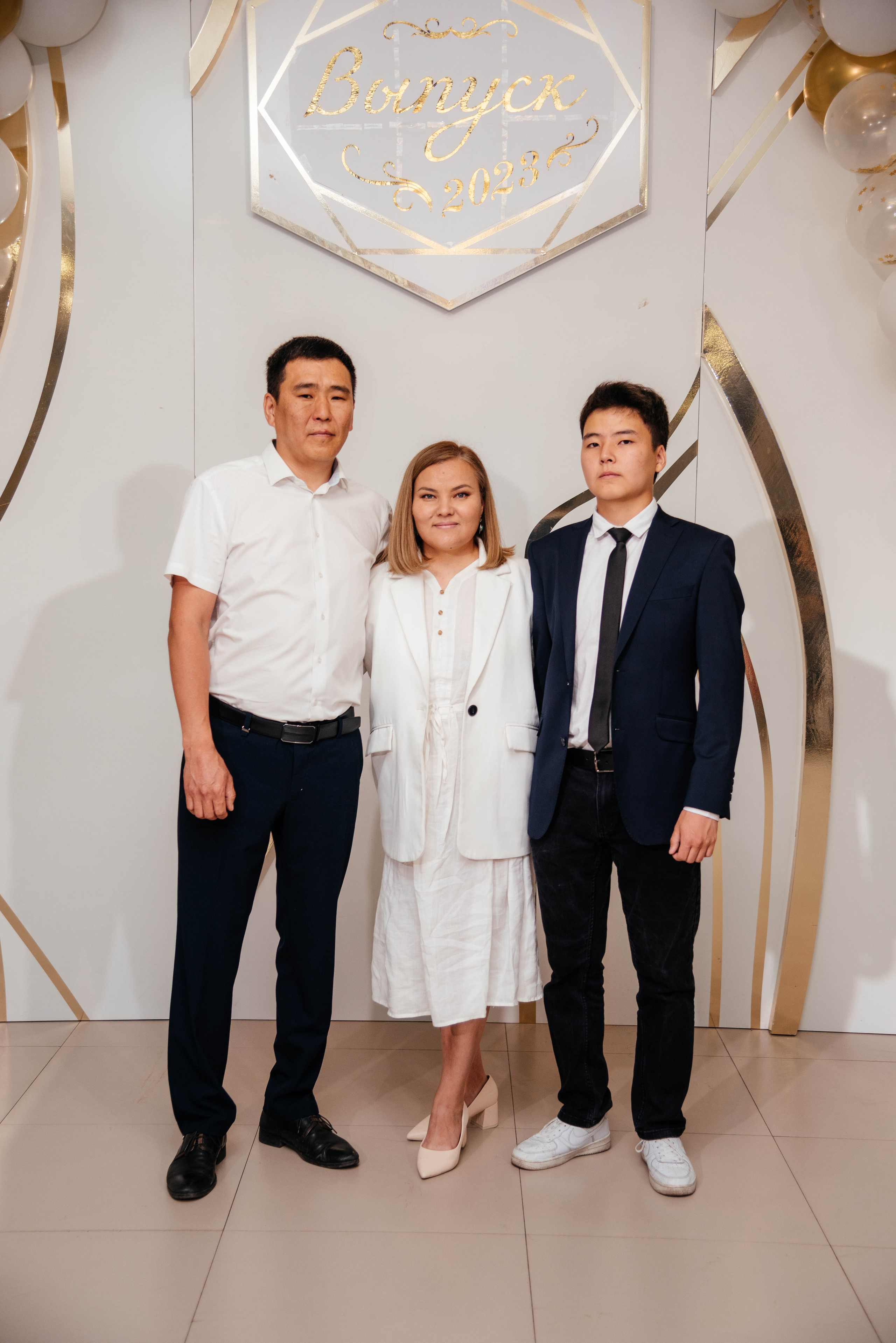 Последний звонок. Фотограф Эллина Дар г. Улан-Удэ