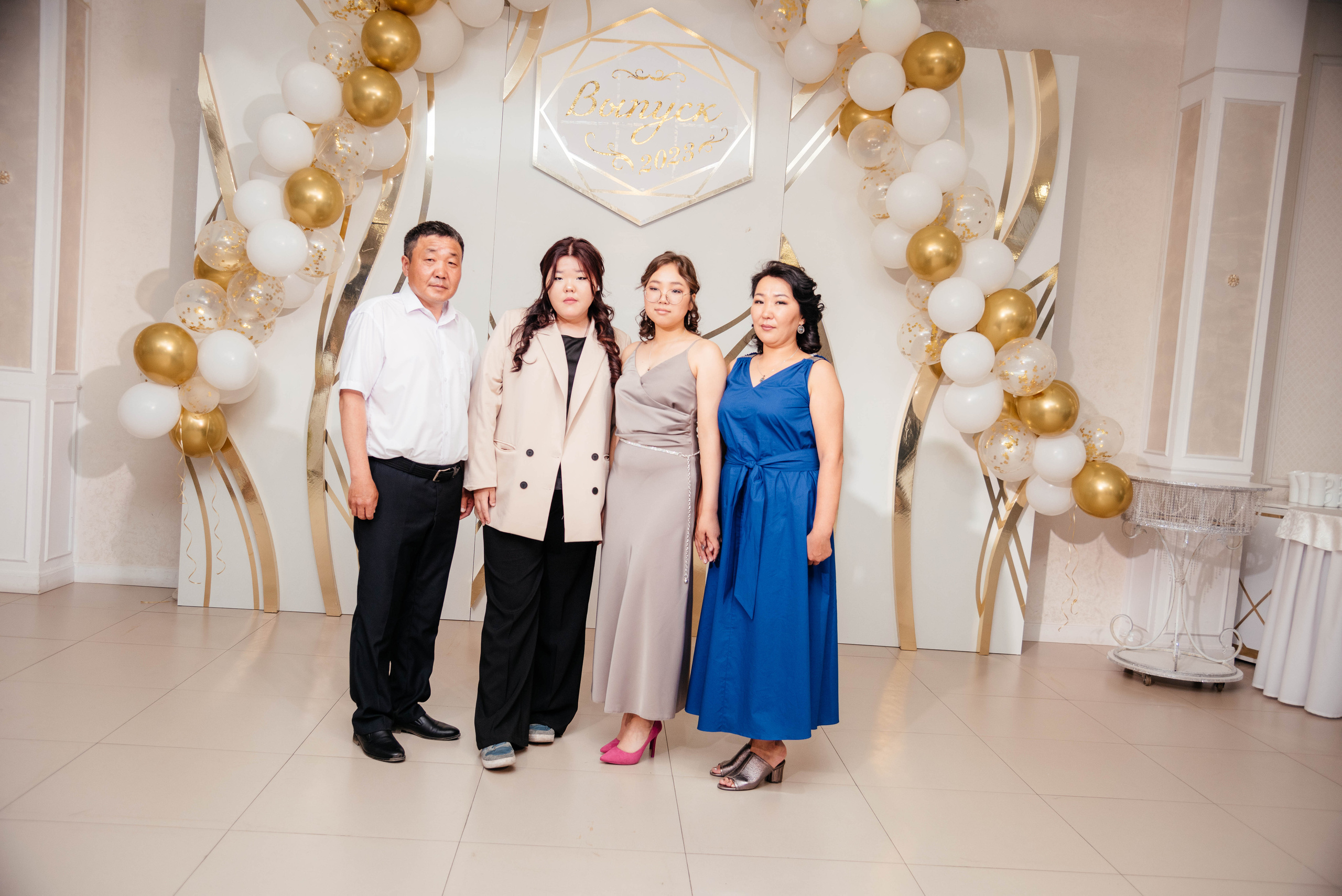 Последний звонок. Фотограф Эллина Дар г. Улан-Удэ