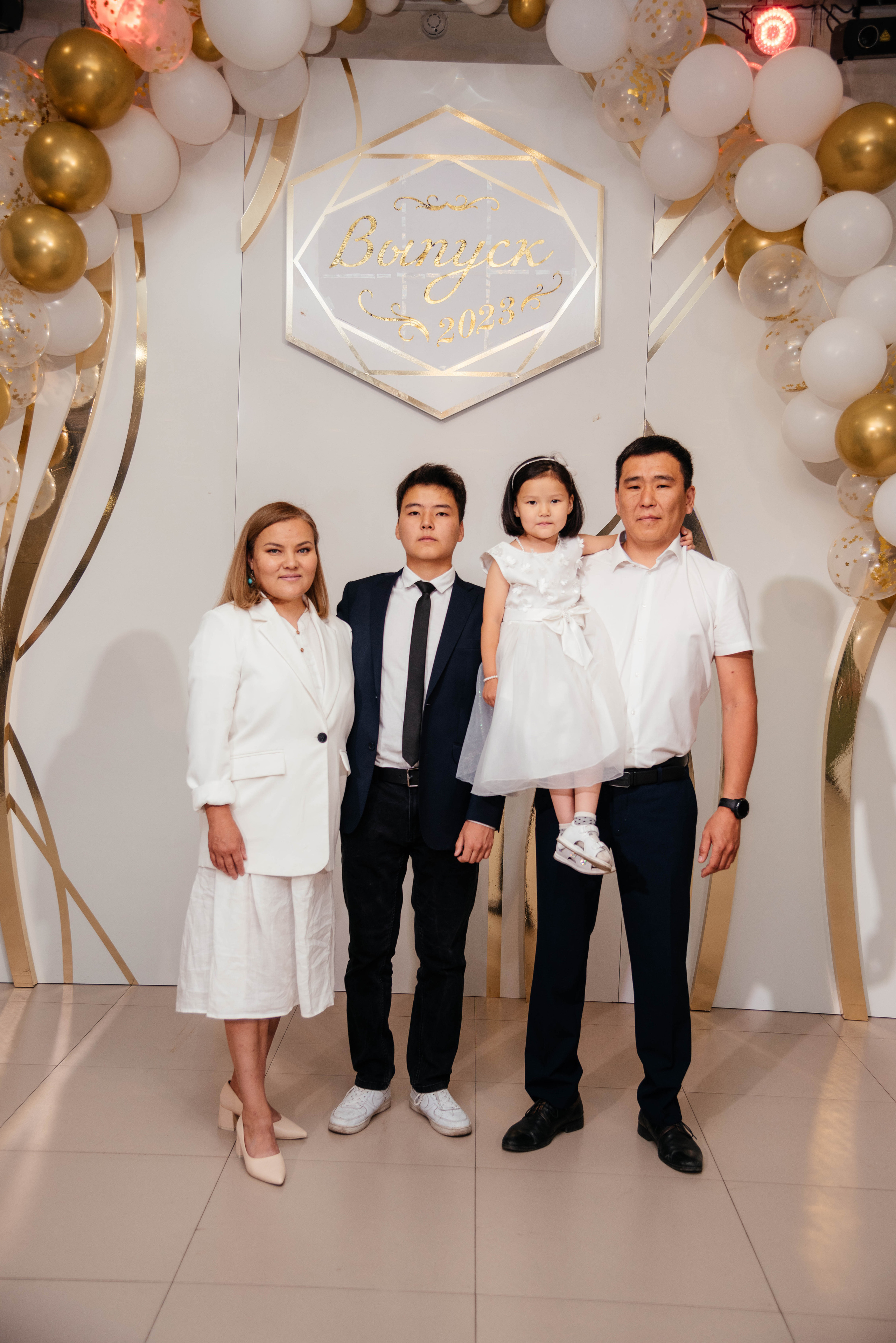 Последний звонок. Фотограф Эллина Дар г. Улан-Удэ