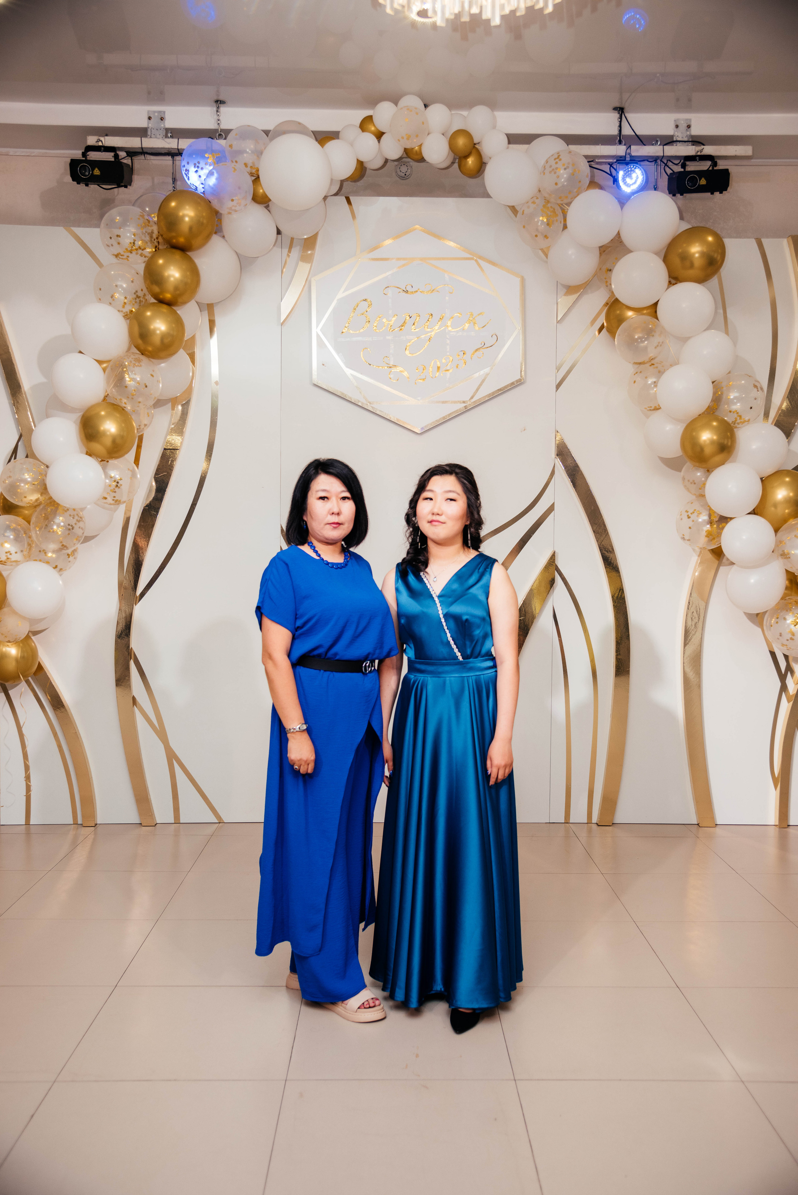 Последний звонок. Фотограф Эллина Дар г. Улан-Удэ