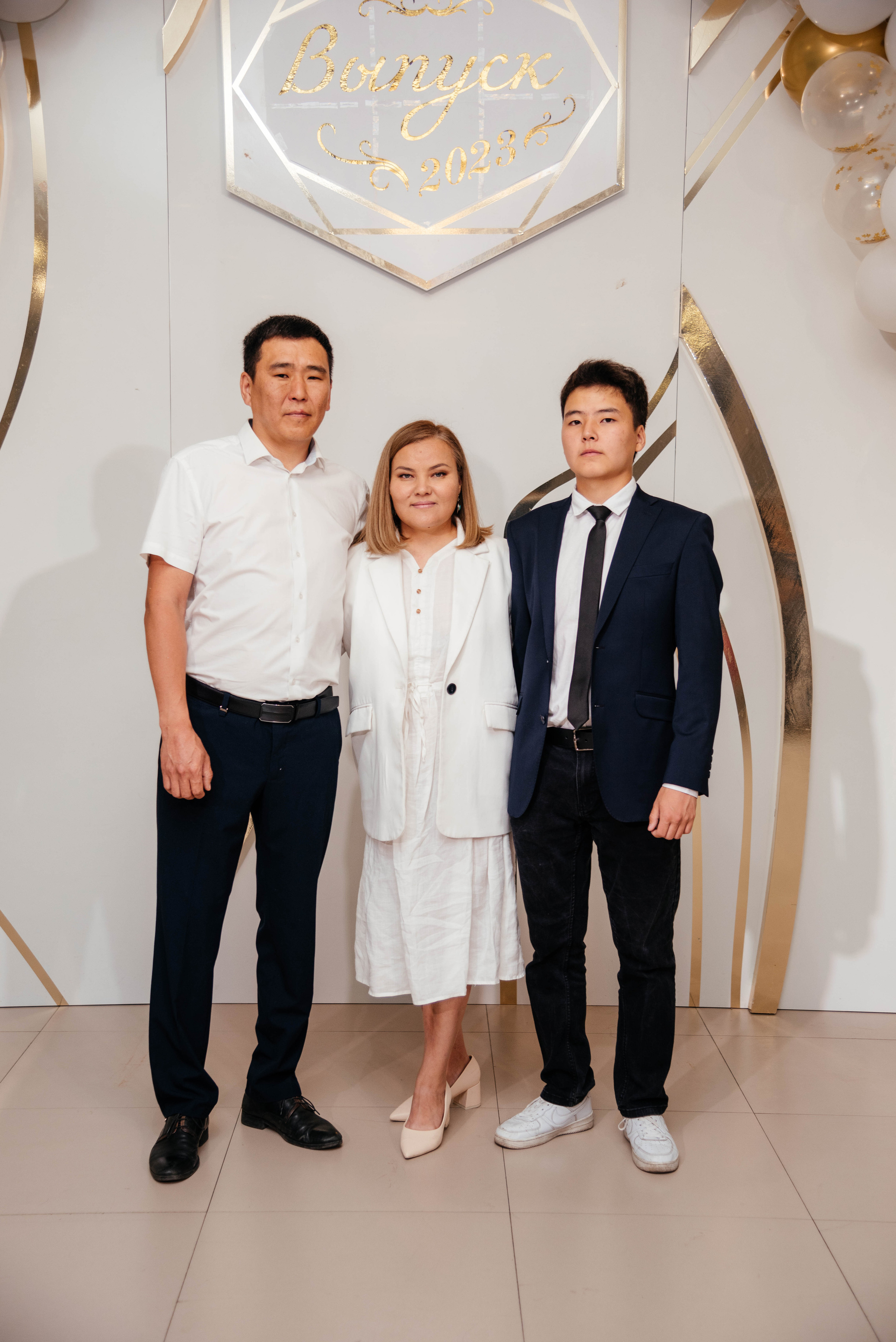 Последний звонок. Фотограф Эллина Дар г. Улан-Удэ