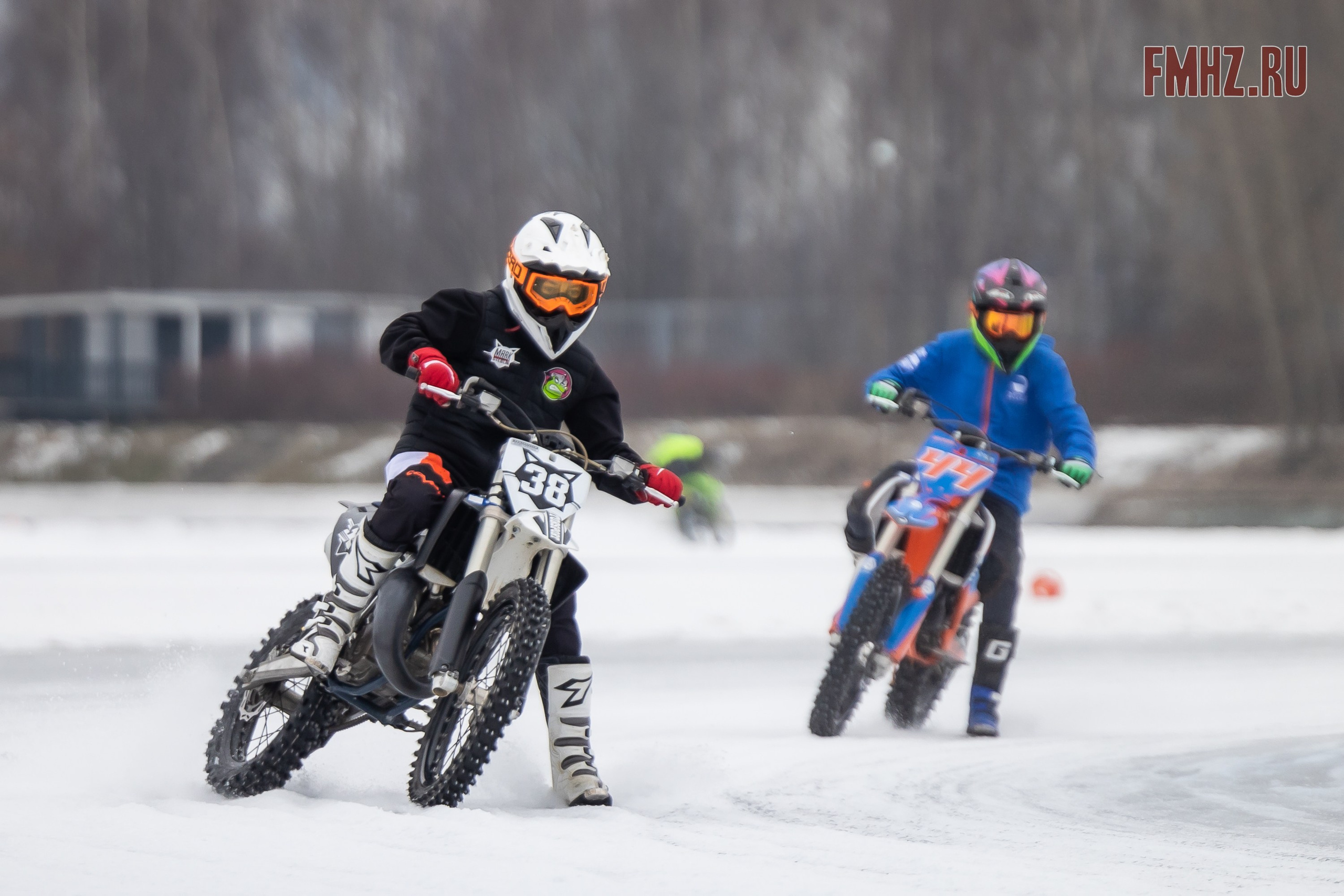 Первый этап Кубка МФР по мотокроссу на льду Большого Крылатского пруда в Москве. 8 февраля 2025 г. Фотограф Владимир Охрименко