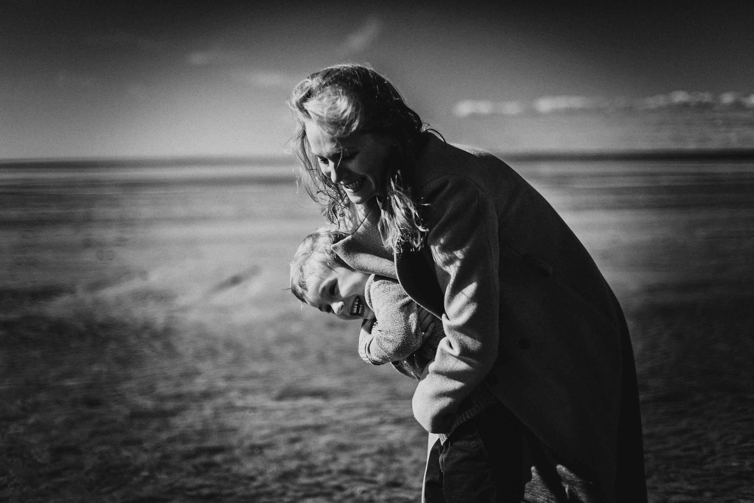 Фотосессия маленького мальчика на Финском заливе в сентябре. Детский, свадебный и семейный фотограф Юлия Курбатова, Санкт-Петербург