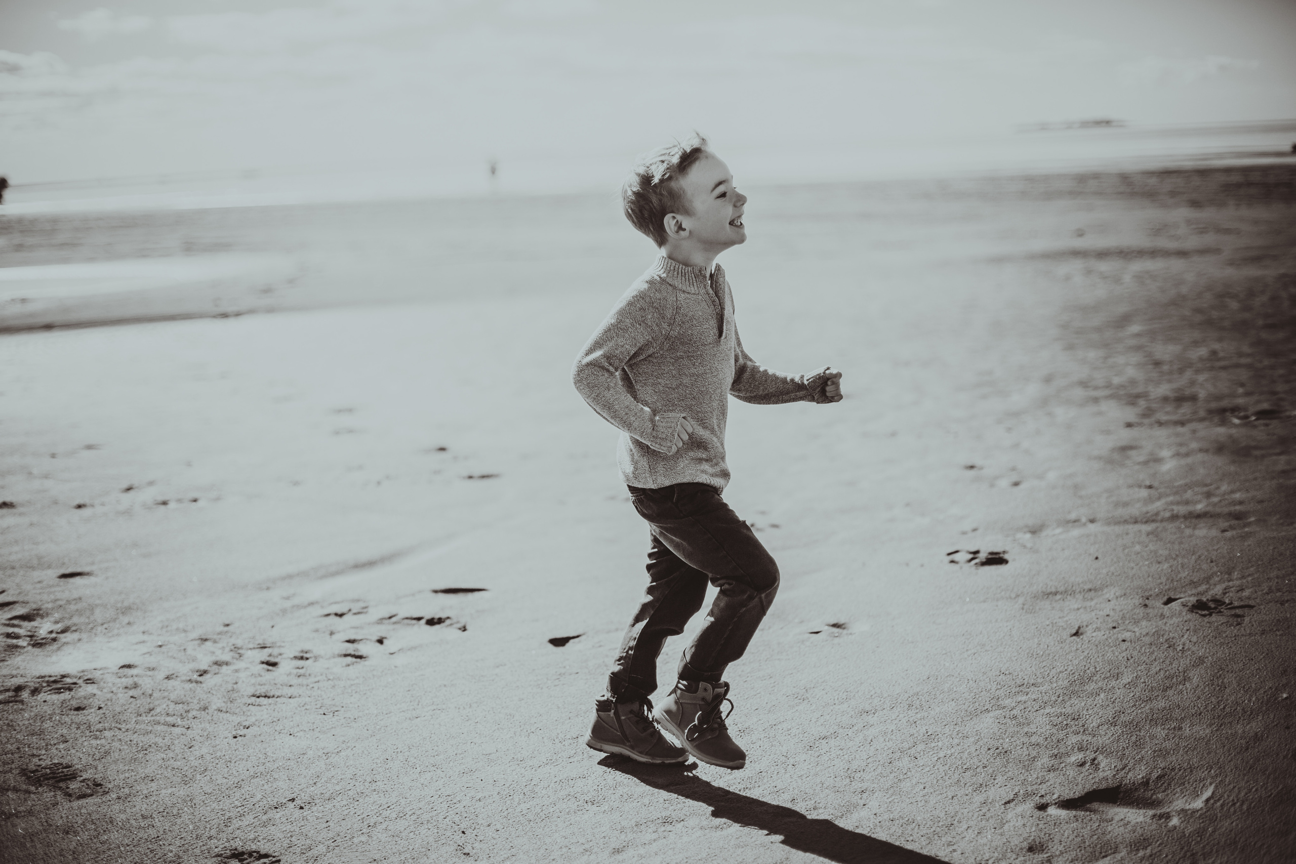 Фотосессия маленького мальчика на Финском заливе в сентябре. Детский, свадебный и семейный фотограф Юлия Курбатова, Санкт-Петербург