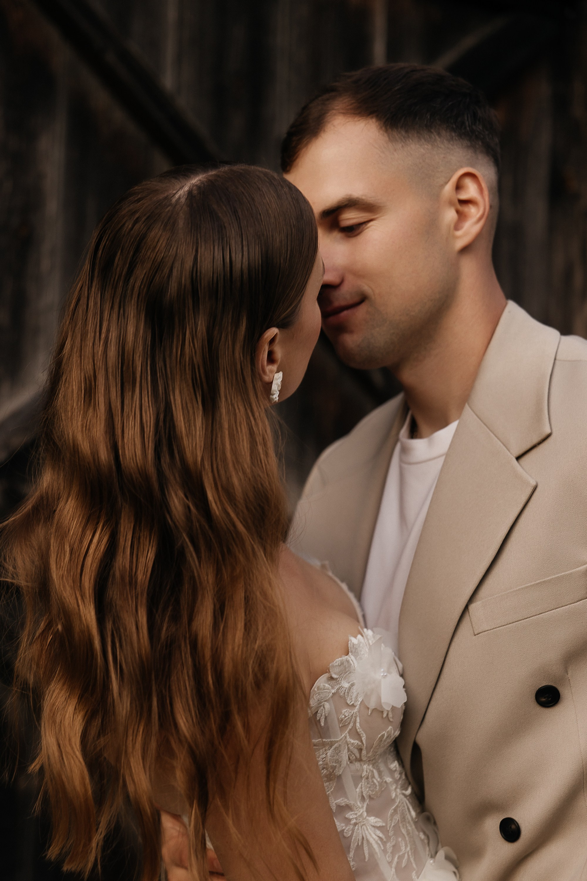 Свадьбная фотосессия в деревенской атмосфере. Свадебный и семейный фотограф Виолетта Сидельникова. Краснодар, Россия, Беларусь, Европа