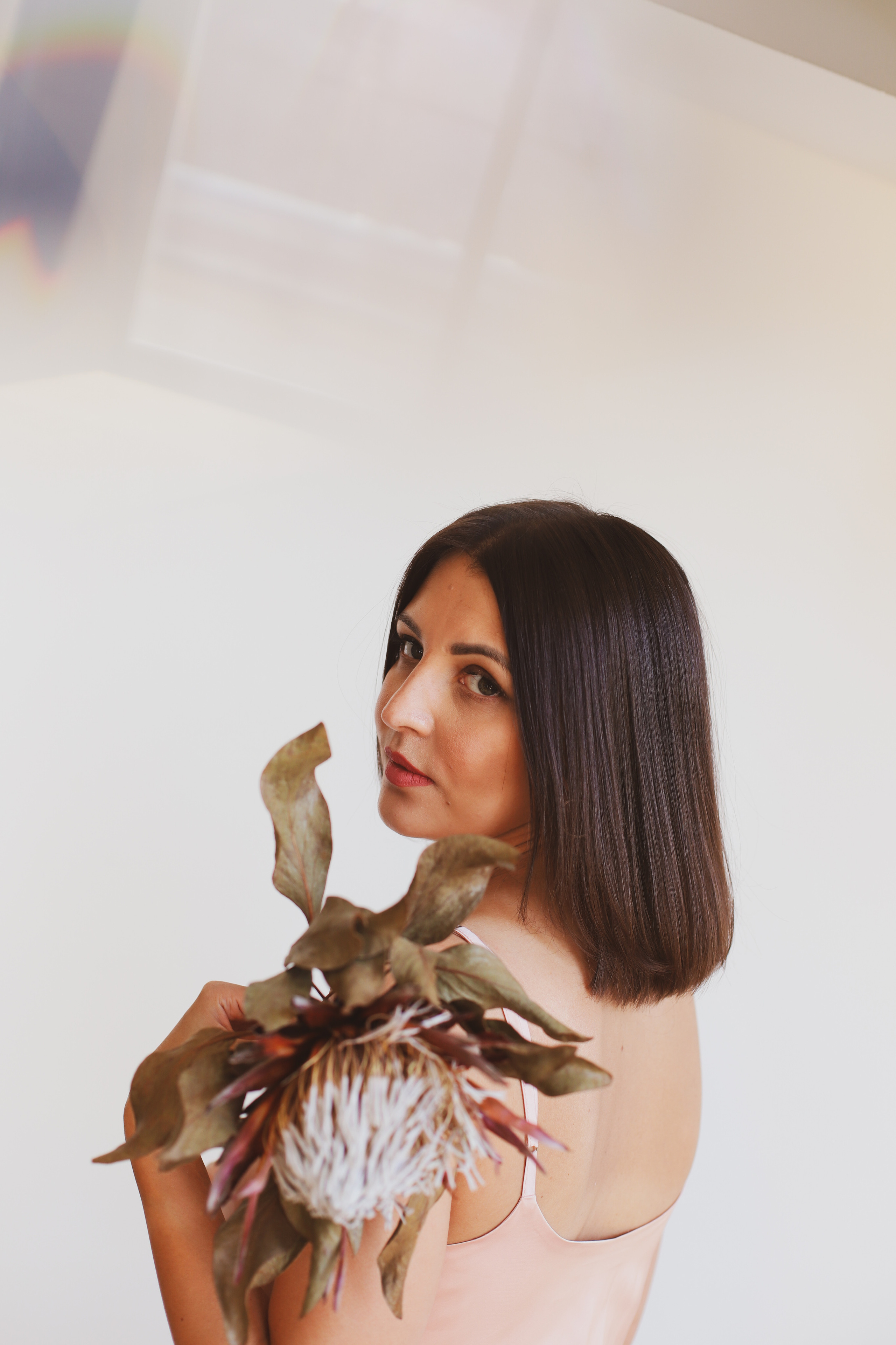 Светлая студия и образ художницы. Фотограф в Сургуте Брызгунова Анастасия