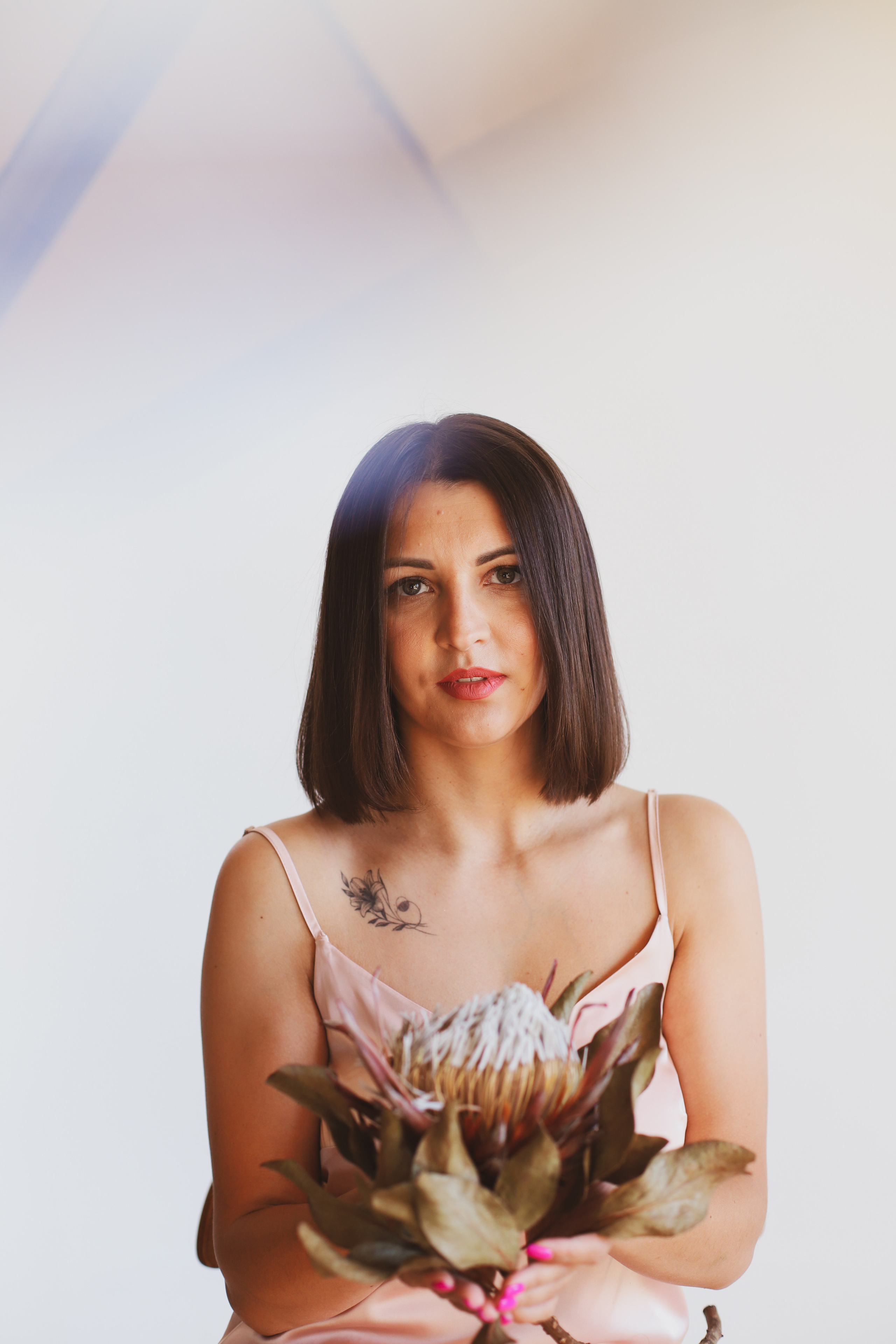 Светлая студия и образ художницы. Фотограф в Сургуте Брызгунова Анастасия