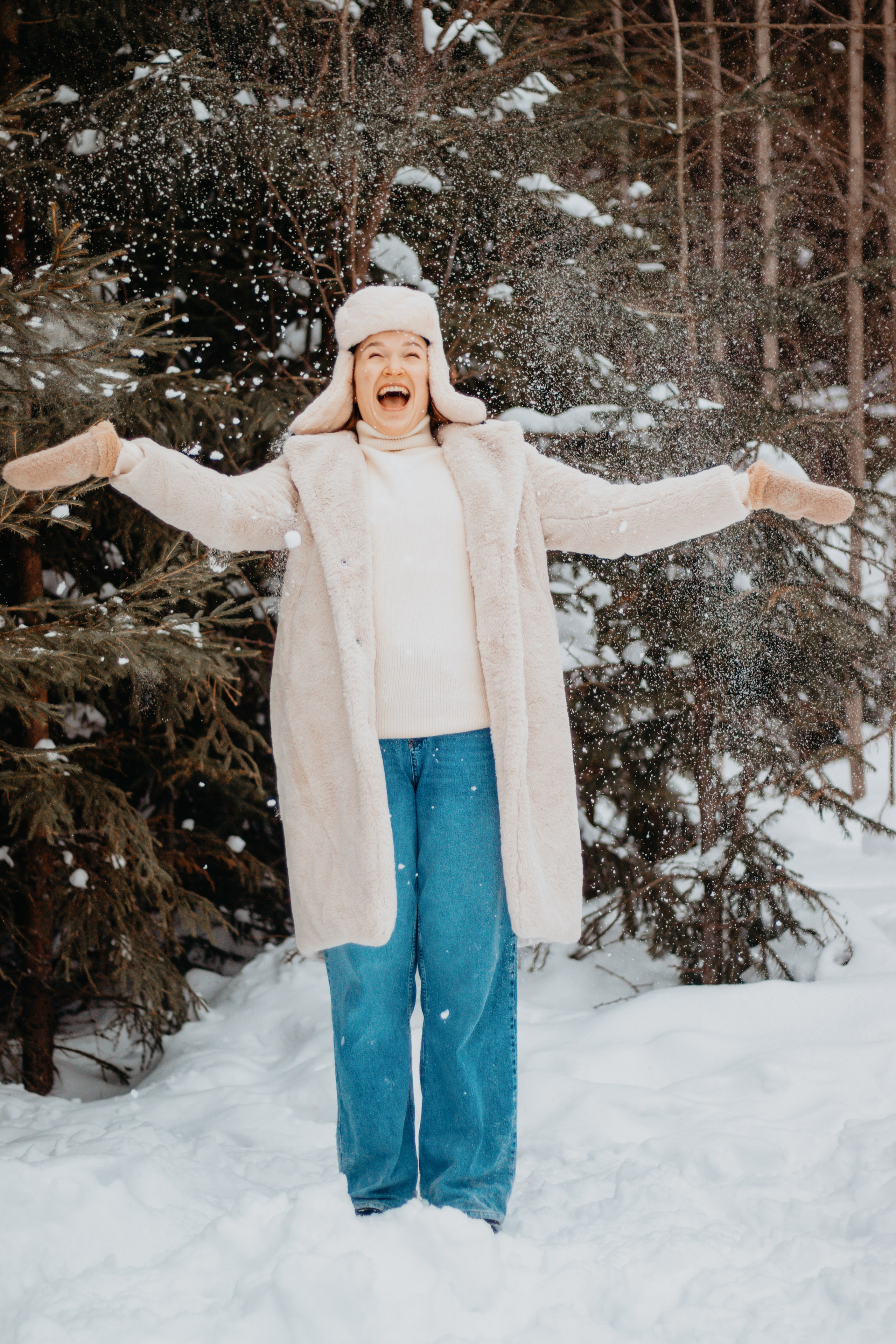 Шура и Даша. Лес