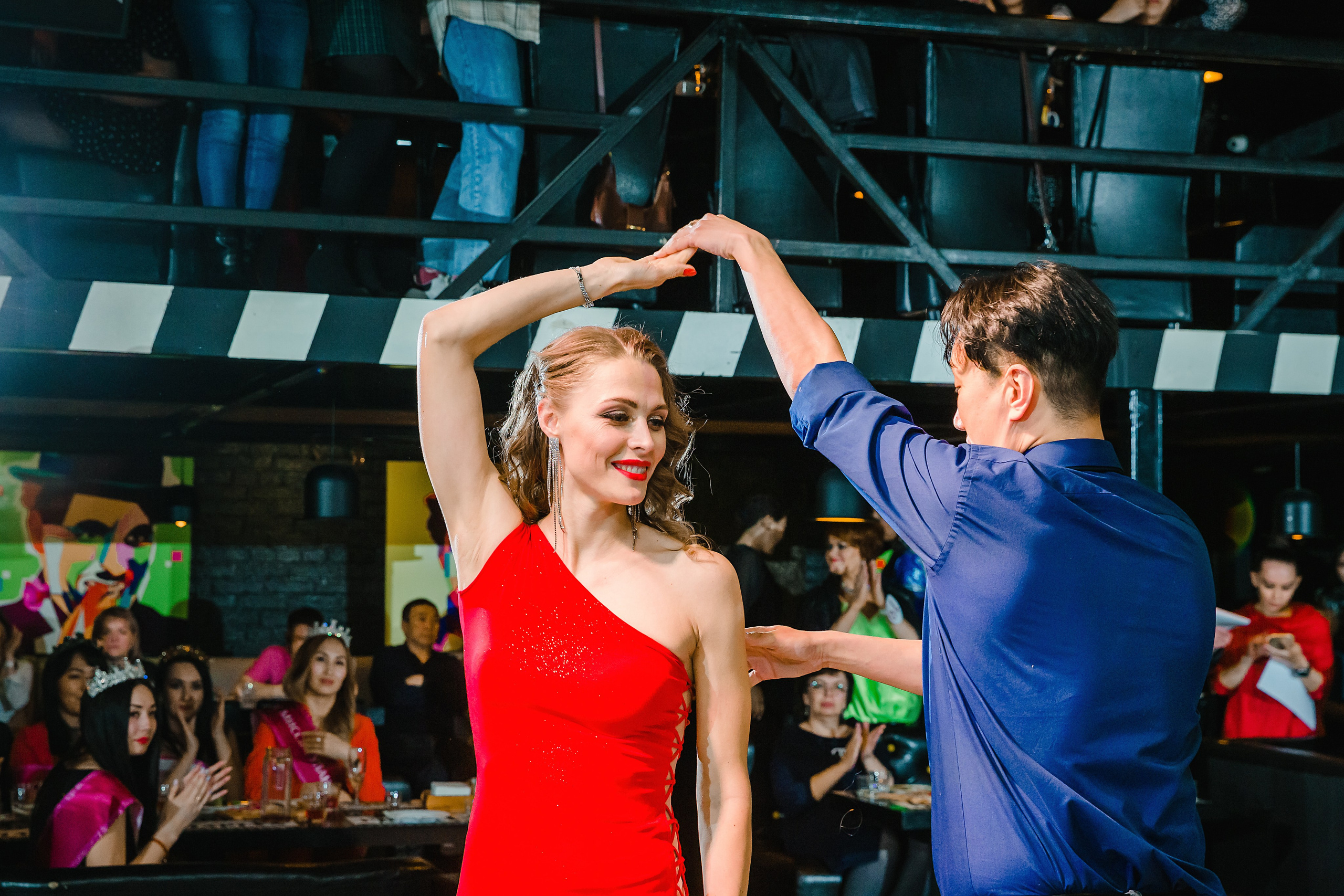 Шоу Талантов Миссис Бурятия. Фотограф и видеограф в Улан-Удэ: Аюна Габагуева и Артём Шаханов