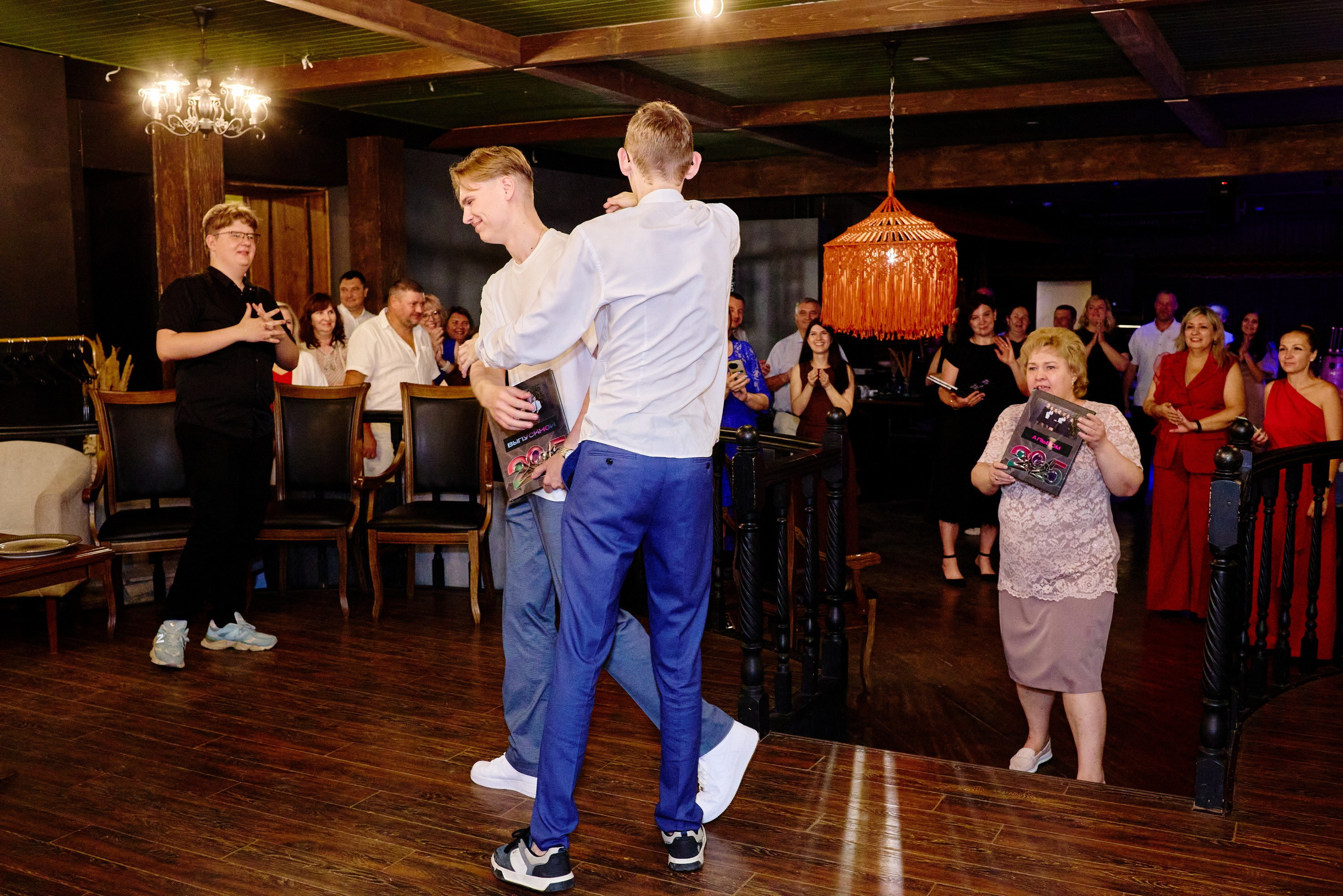 Выпускной 35 Сош. Фотограф Выпускные альбомы Таганрог Сергей Коробченко