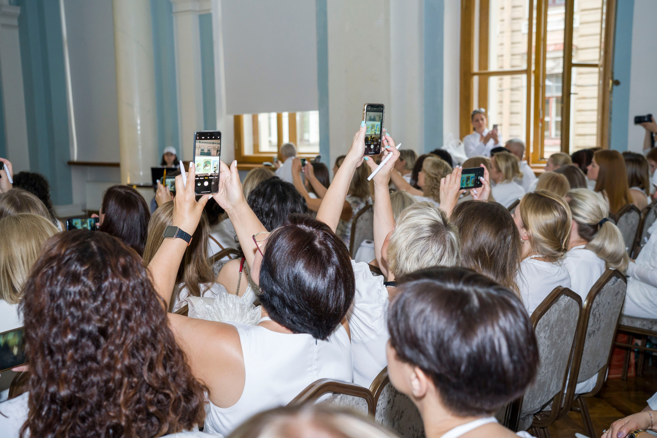 Дизайн-тусовка от школы интерьера Екатерины Дубровской. Фотограф в Санкт-Петербурге. Репортажная и все съёмки для бизнеса