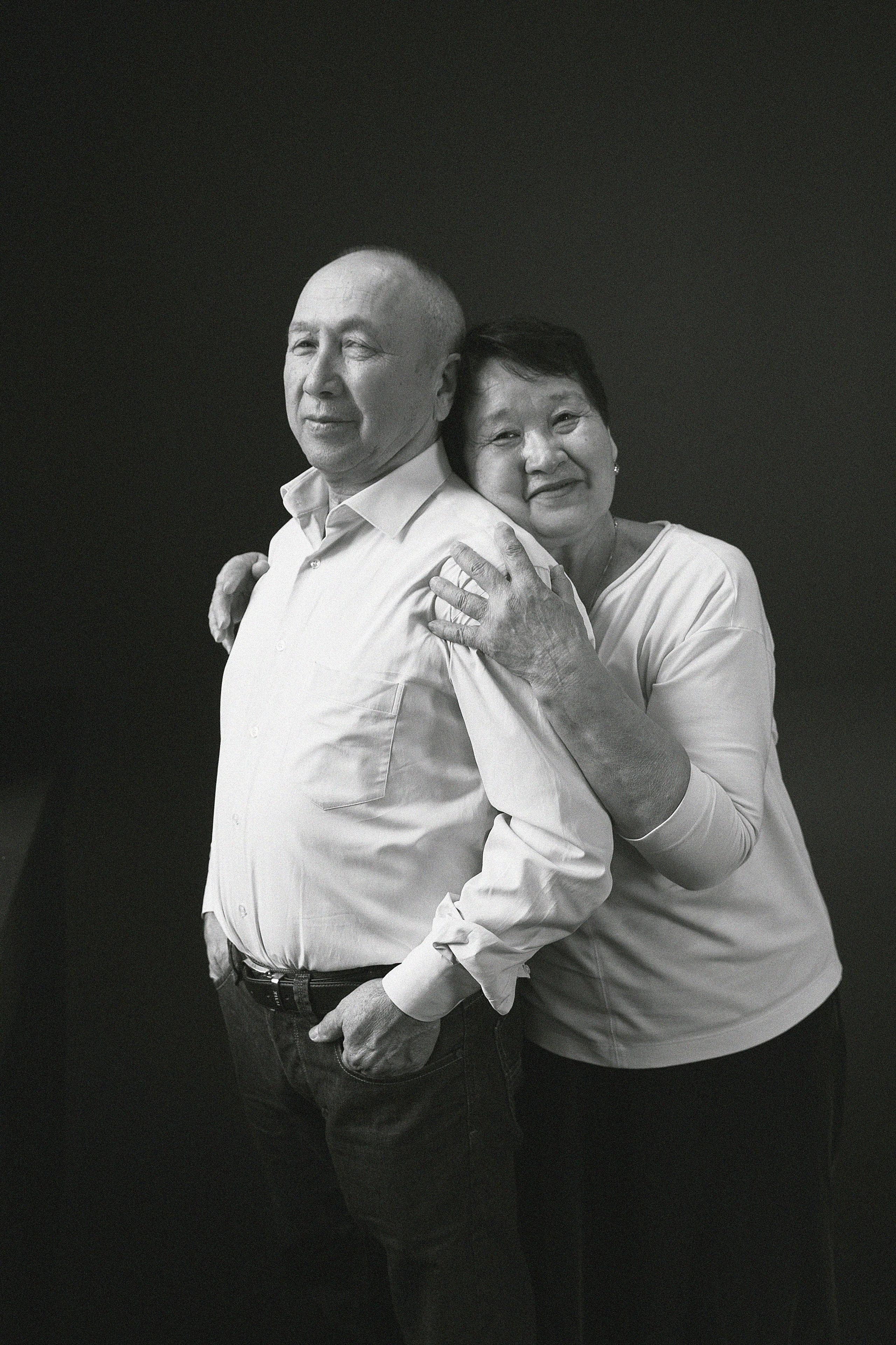 Семейная фотосессия в фотостудии 2Stula. Свадебный, семейный и портретный фотограф в Алматы, Костанай