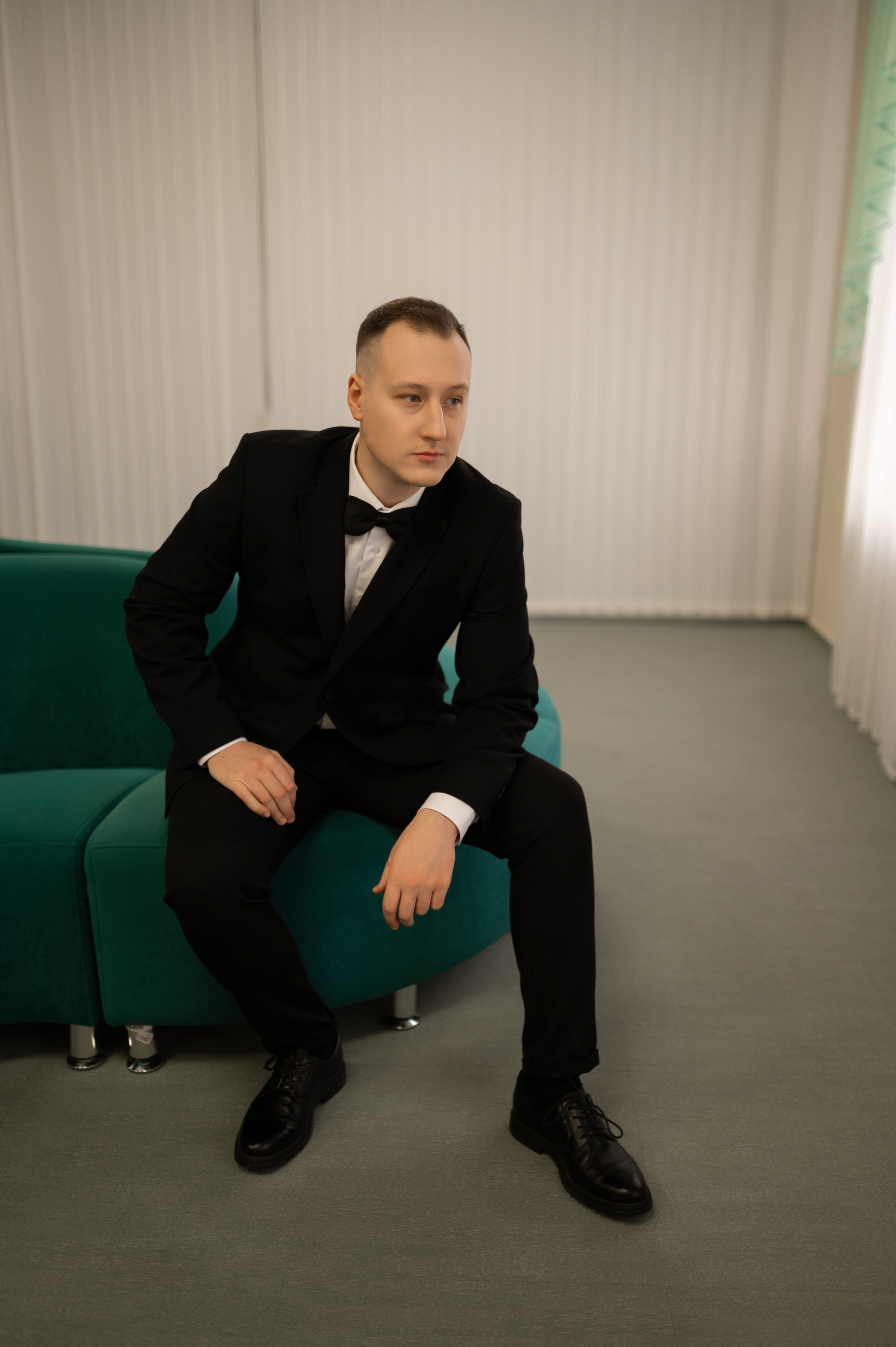 «И вот теперь остаются эти три: вера, надежда, любовь. Но величайшая из них — любовь». Твой личный проводник к красивым фотографиям в Старом Осколе