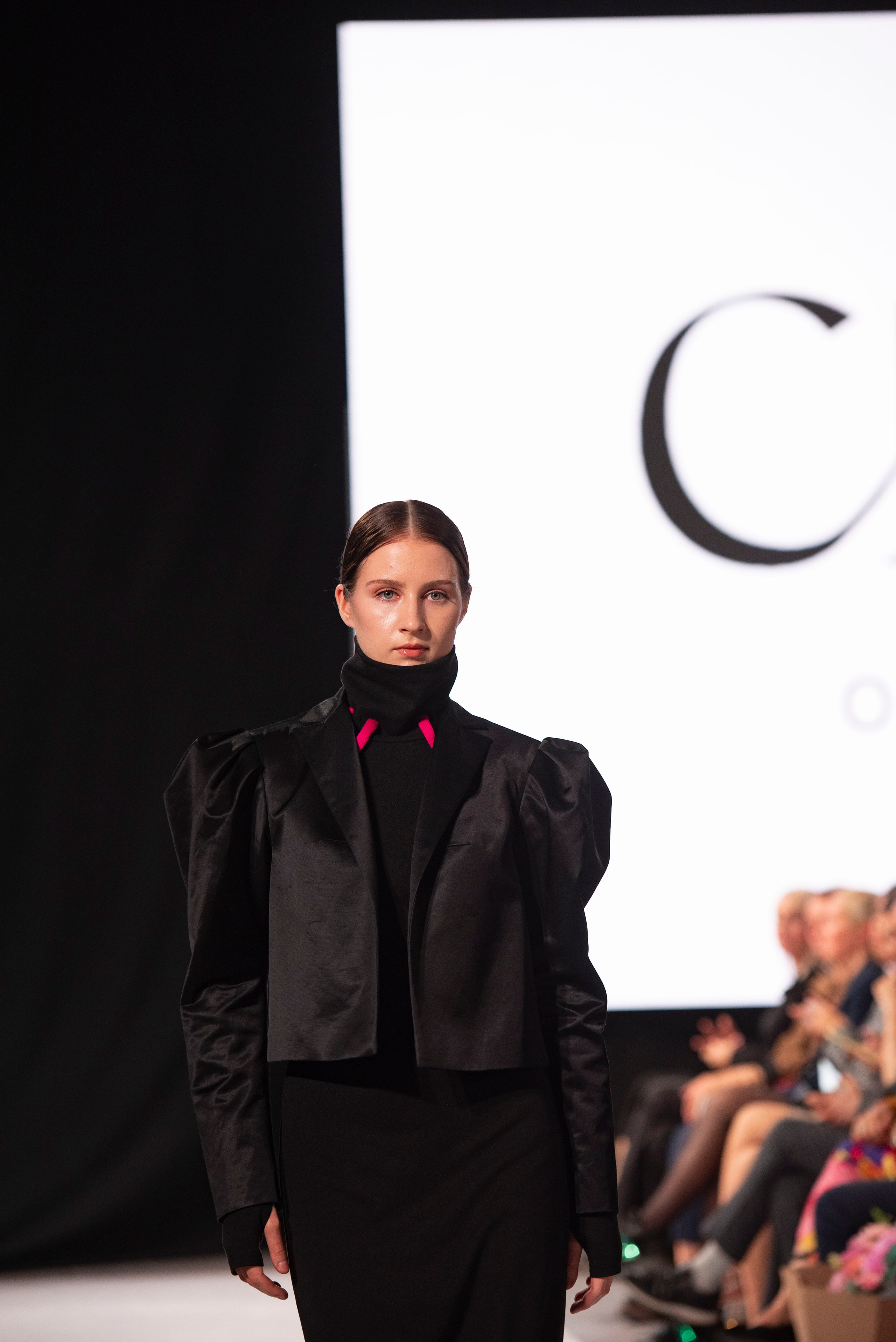 Фотограф на модельный показ. Свадебный, семейный, фэшн фотограф, школьный фотограф в Сочи