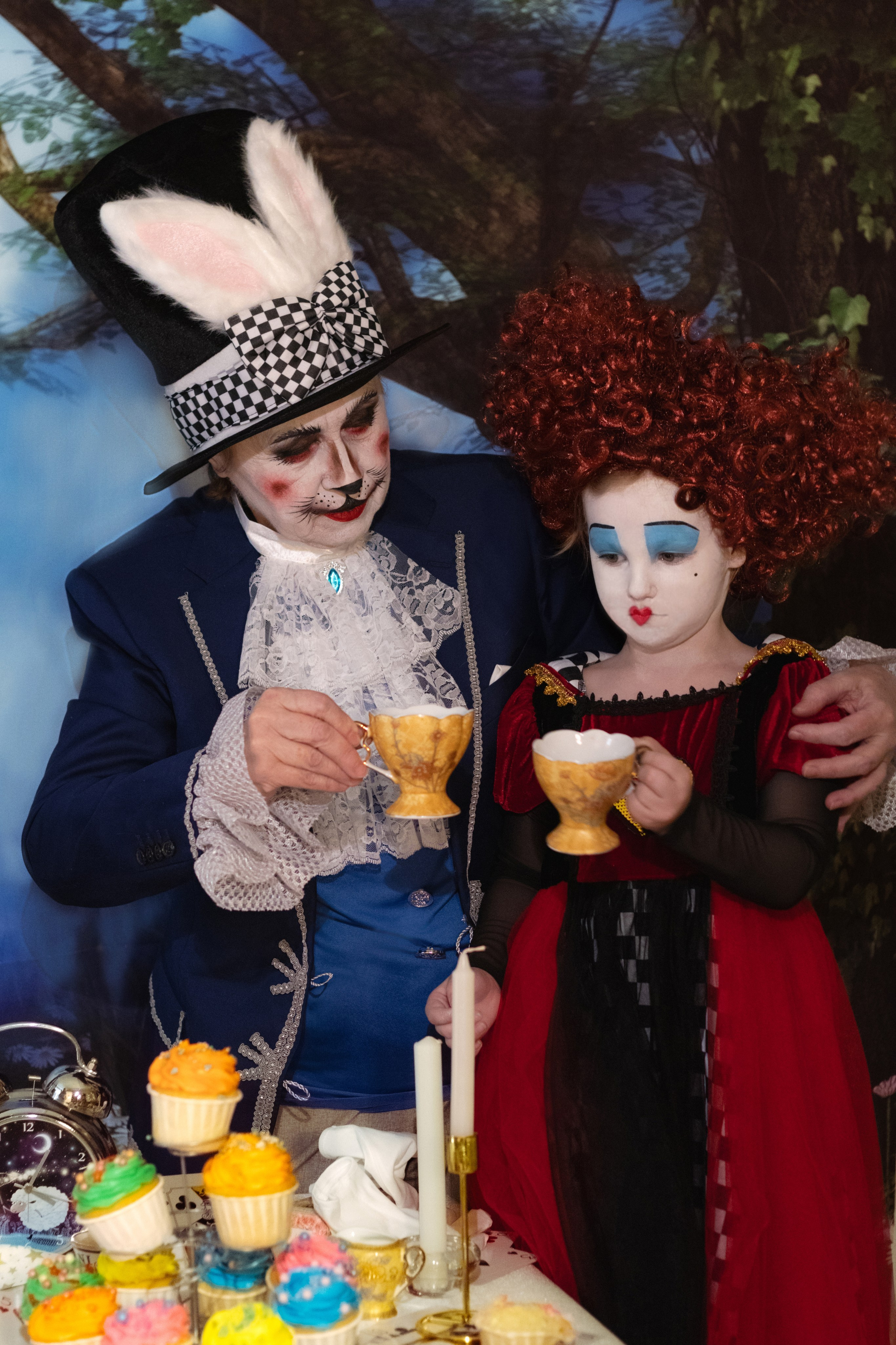 Девочки ведьмы варят зелье на хэллоуин. Фотограф Видеограф Игорь Никулин Москва Балашиха