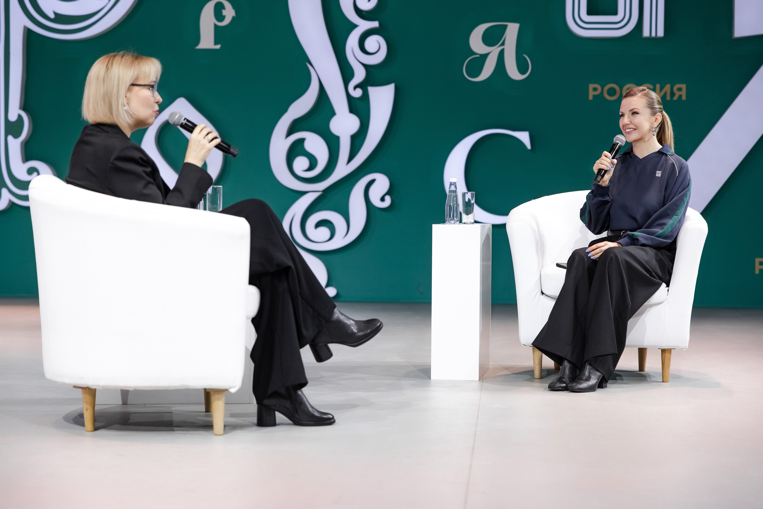 Выставка Россия: наша культура. Свадебный репортажный фотограф в Москве