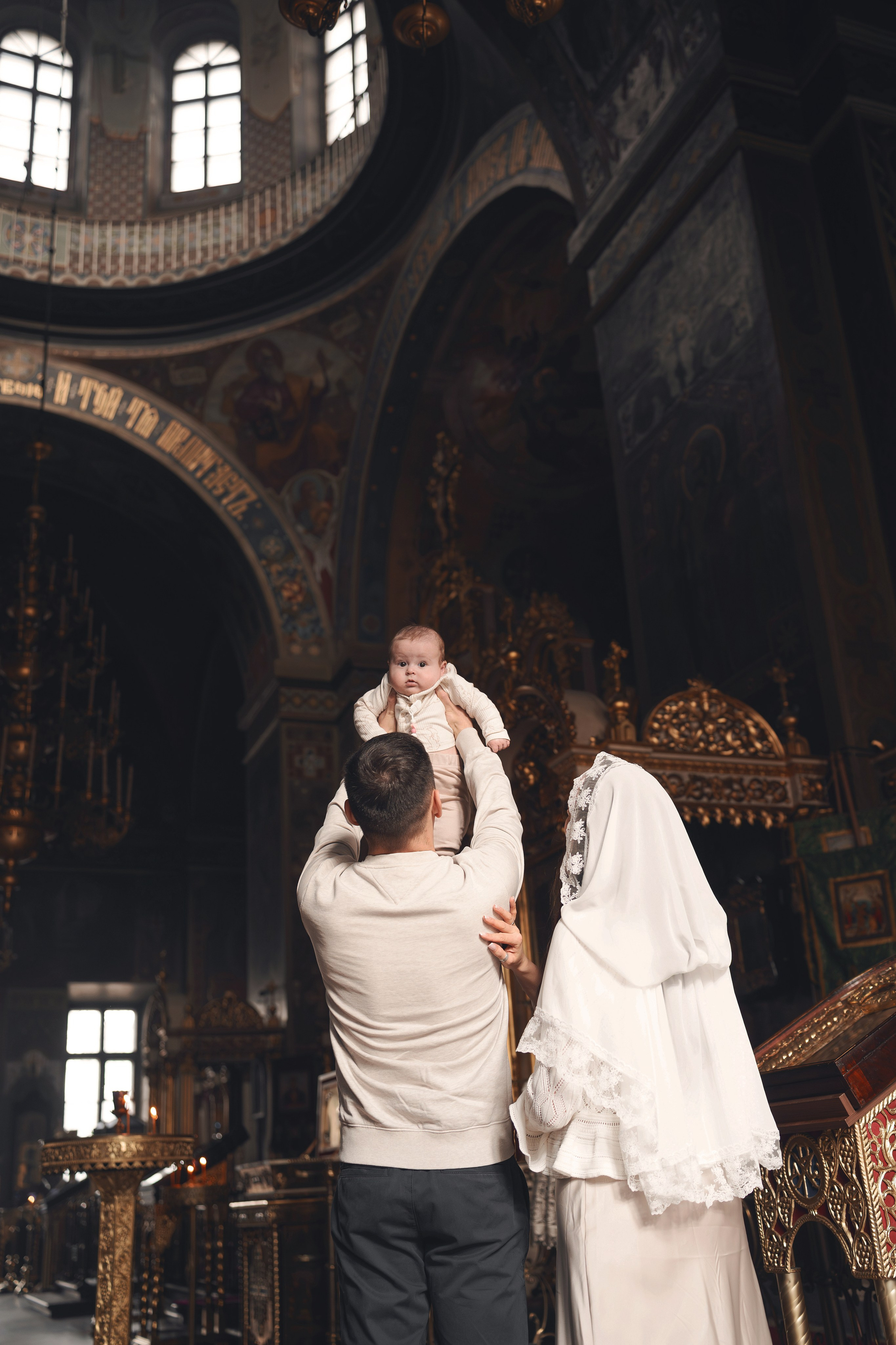 Крещение в православном Храме Воскресения Словущего в Даниловской Слободе. Семейный фотограф в Москве 📸