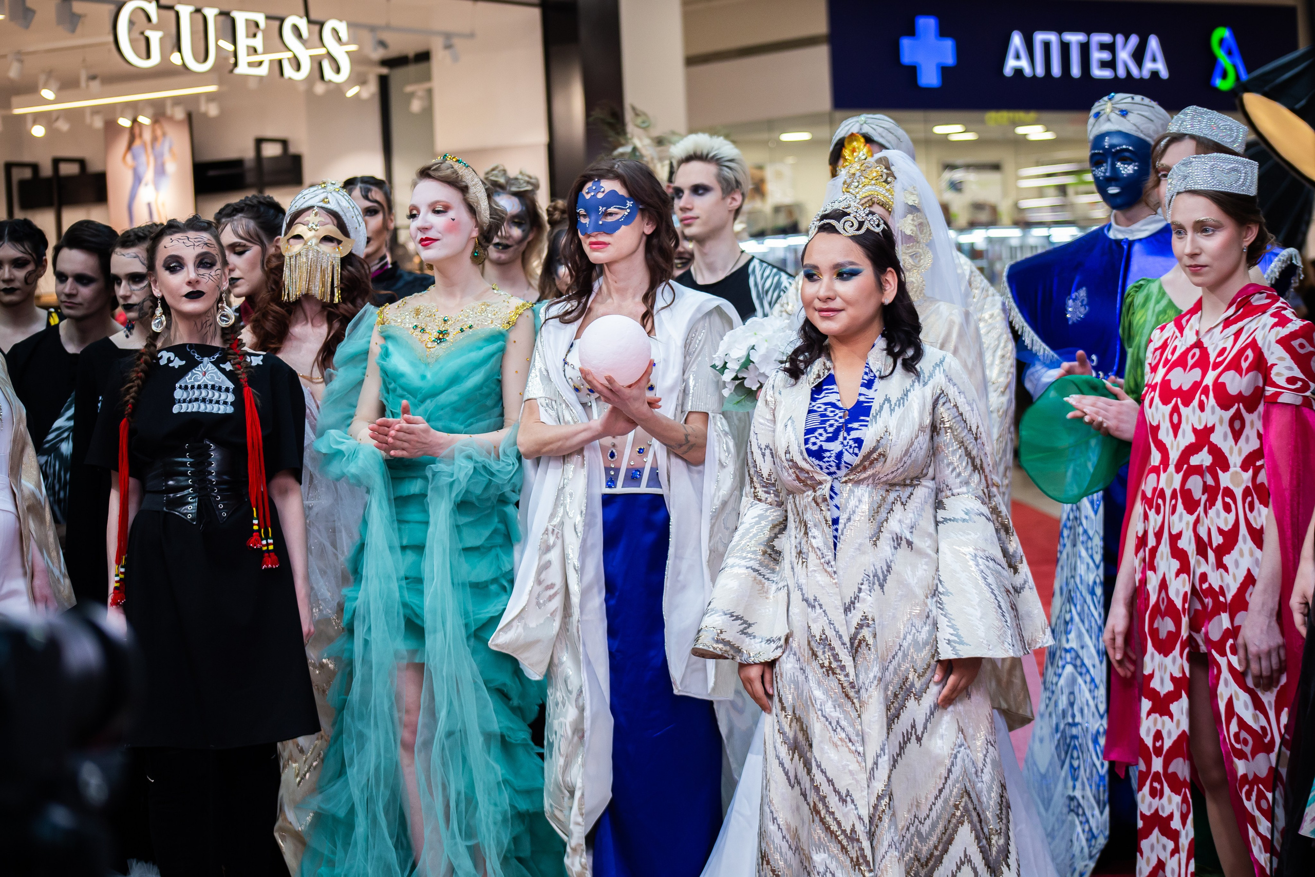 Дефиле. Художественный и репортажный фотограф в Санкт-Петербурге Виктория Никитина