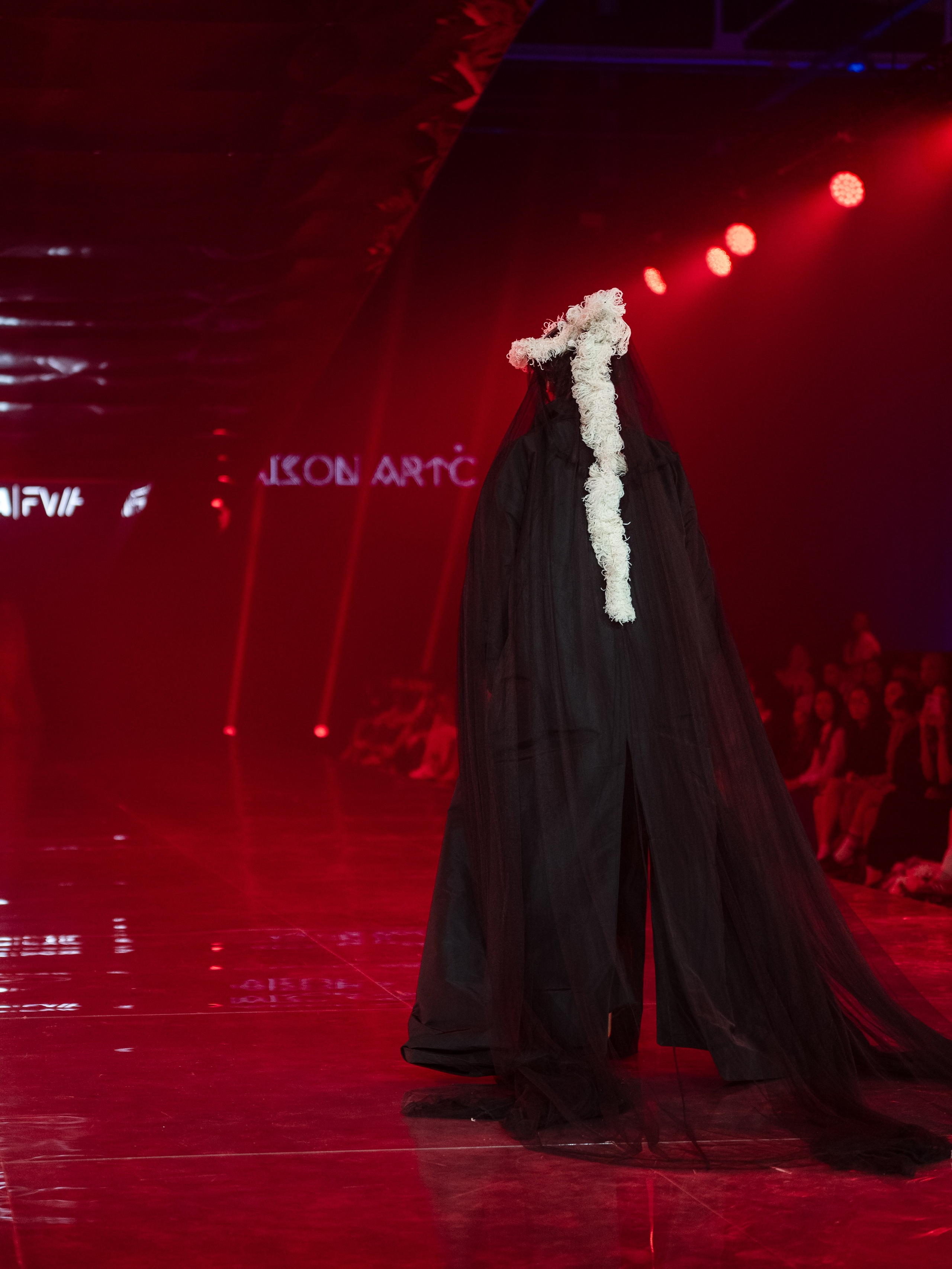 Visa Fashion week Maison Artc. Сайт Алматинского НЮ АРТ, будуар и фэшн фотографа Дениса Карпенко