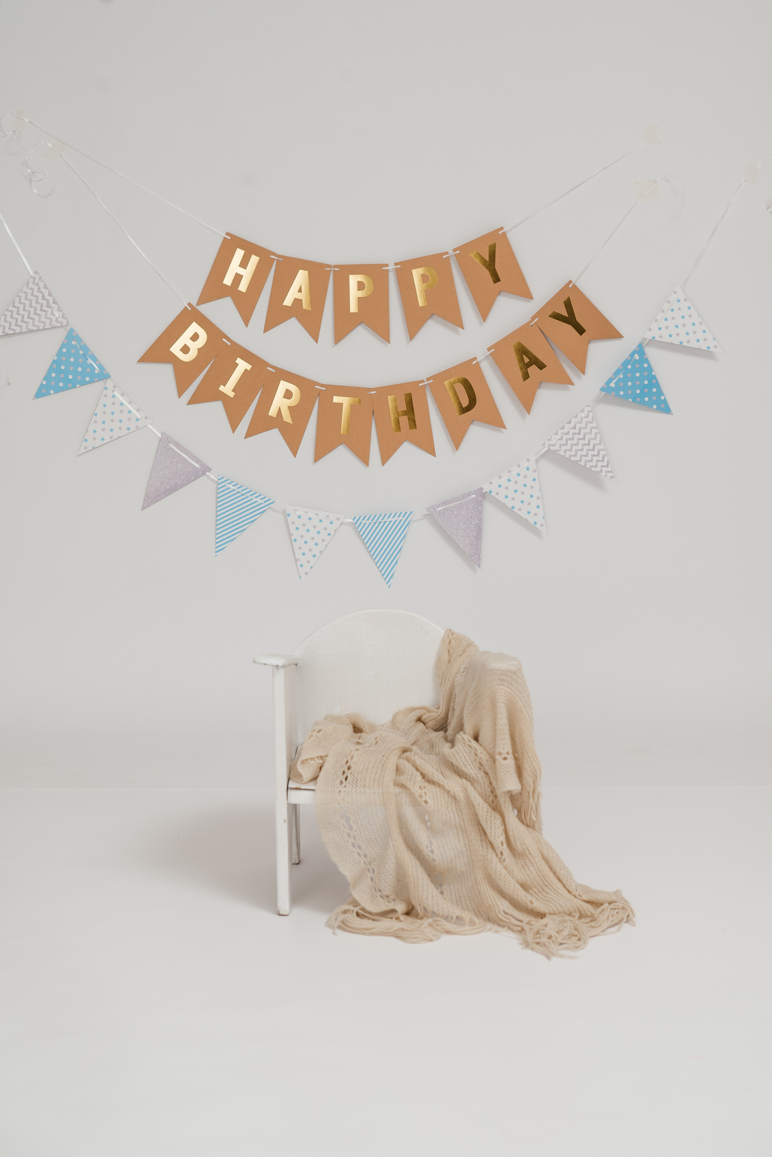 Классический минимализм на бумажном фоне. Свадебный, семейный и школьный фотограф в Бийске Ксения Мамаева