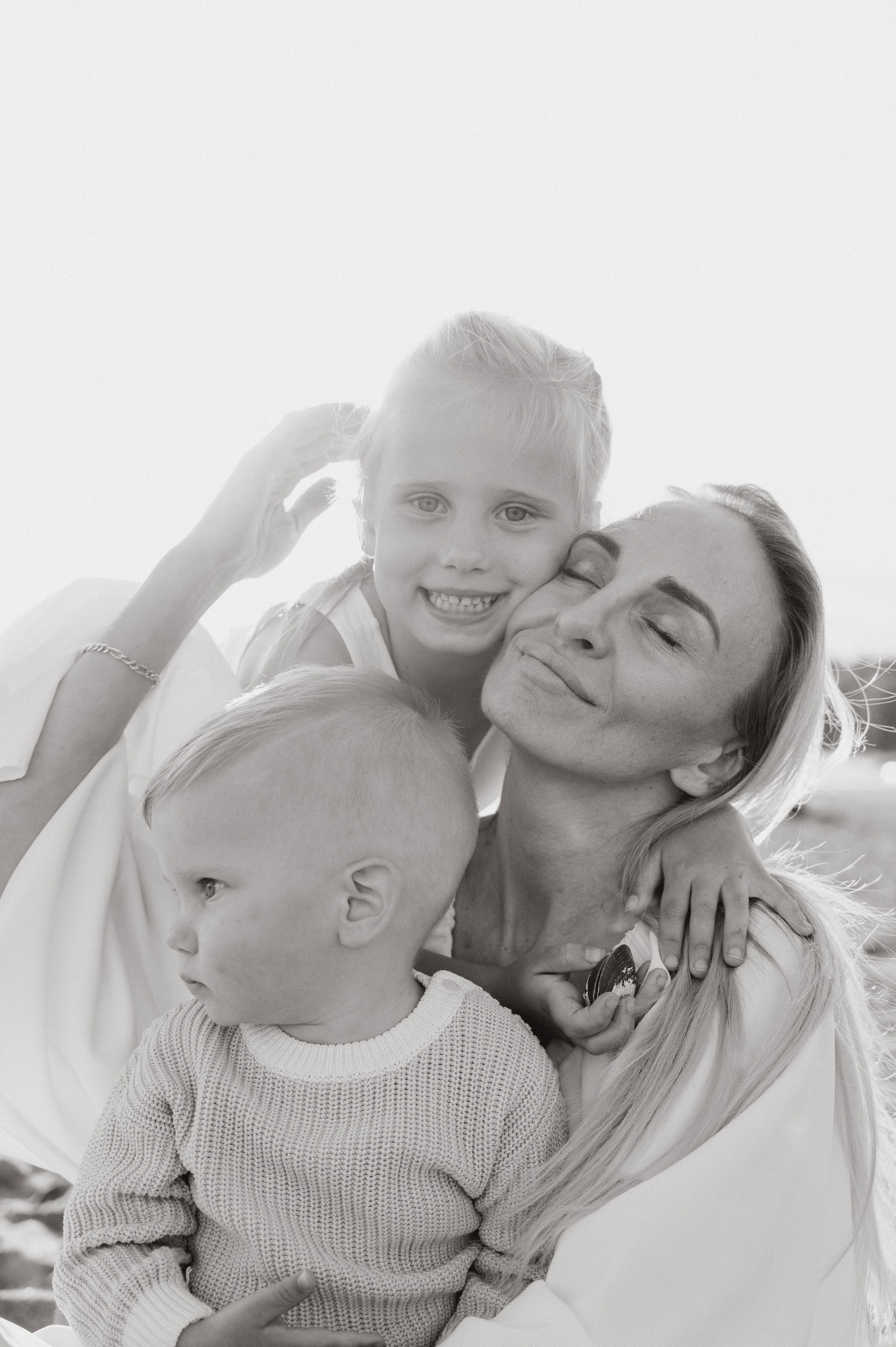 Юлия. Профессиональный фотограф беременности в СПБ. Стильные фотосессии беременности в стиле минимализм и классическая фотография