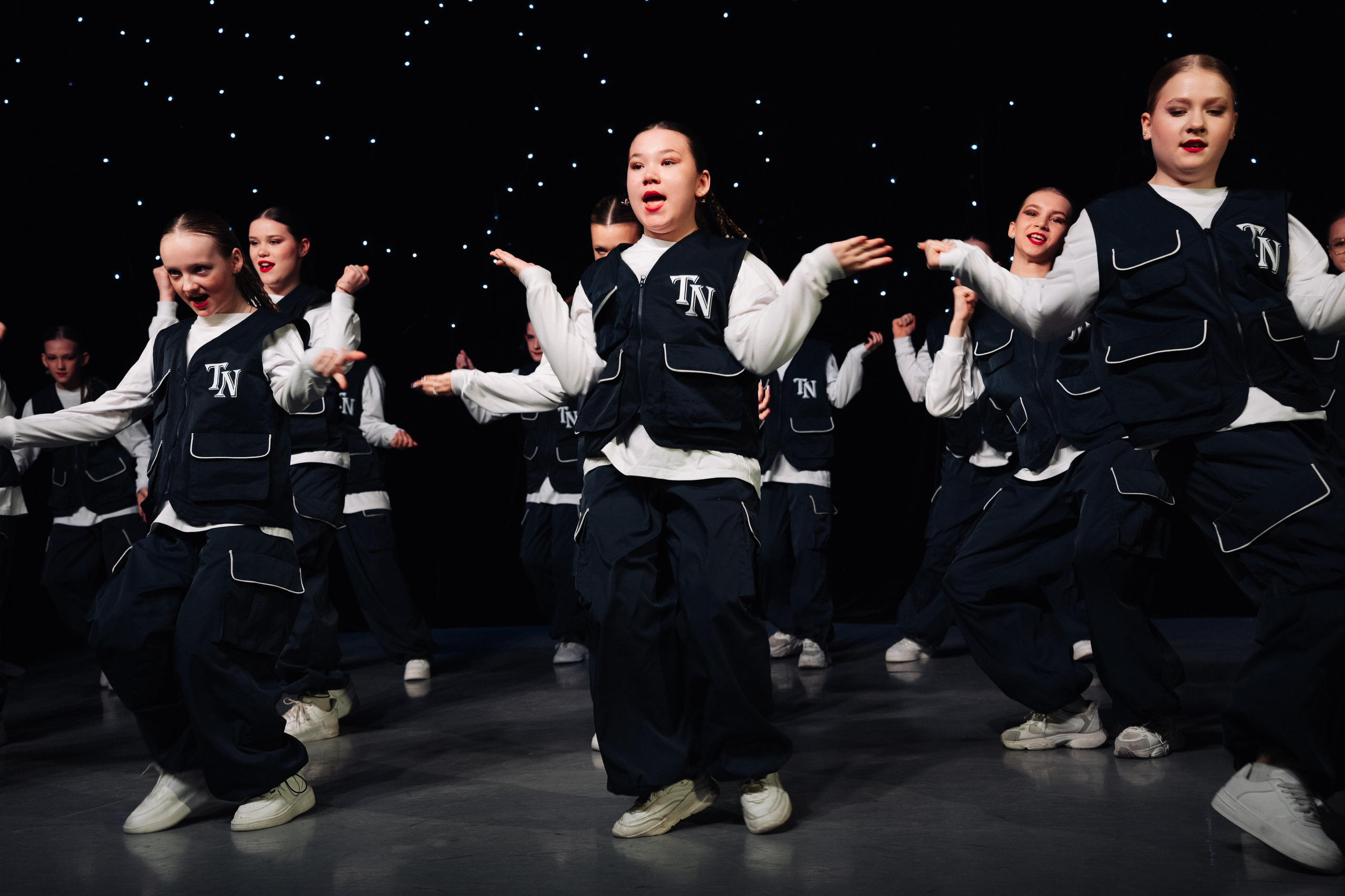 Благотворительный концерт в помощь Артему Сардаряну. Фотограф Артем Севостьянов. Профессиональная фотосъемка в Ногинске, Москве, Московской области и за границей