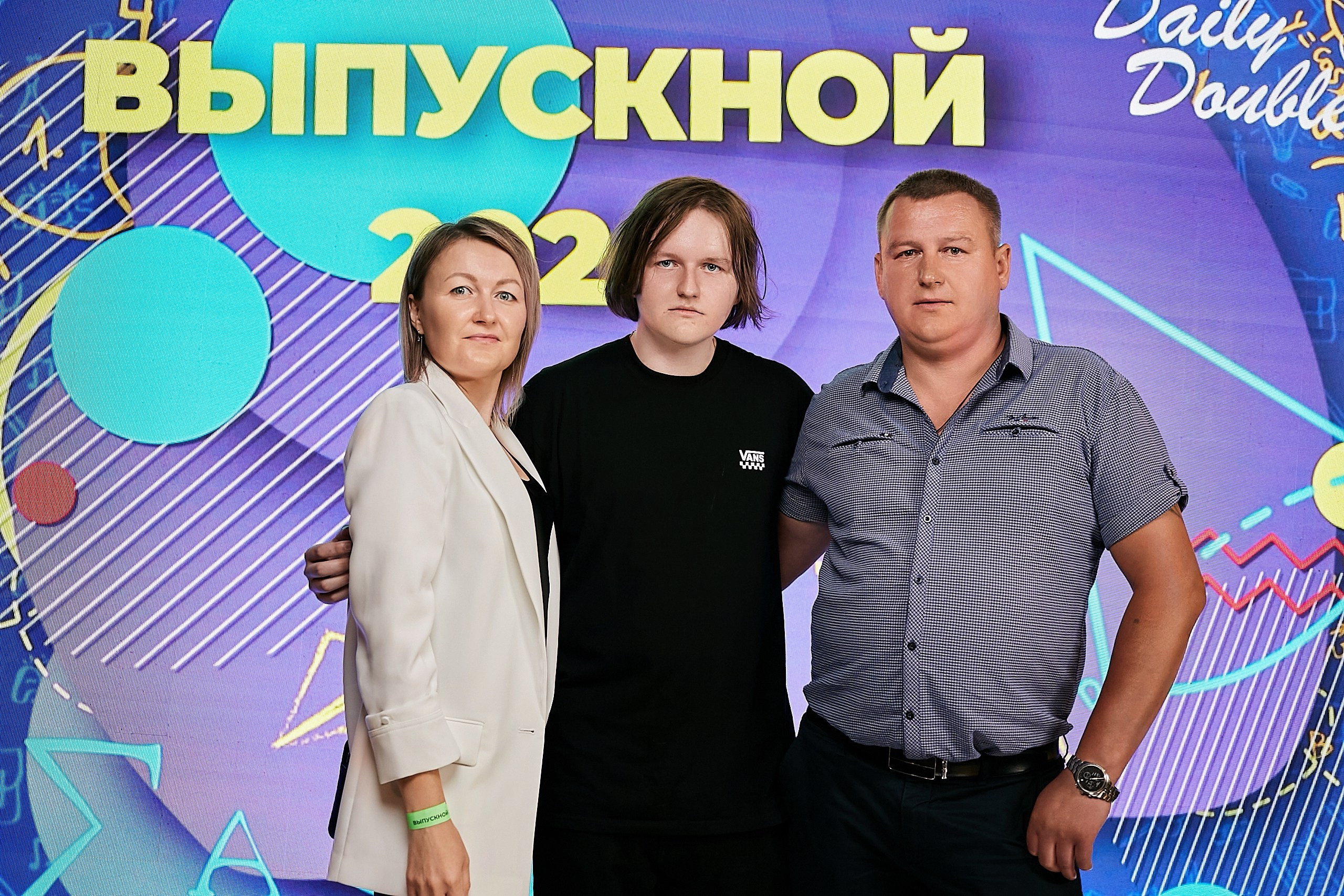 Выпускной 2024 концертный зал Академия ВТБ. Фотограф и Видеограф в Москве. Олег Корушев