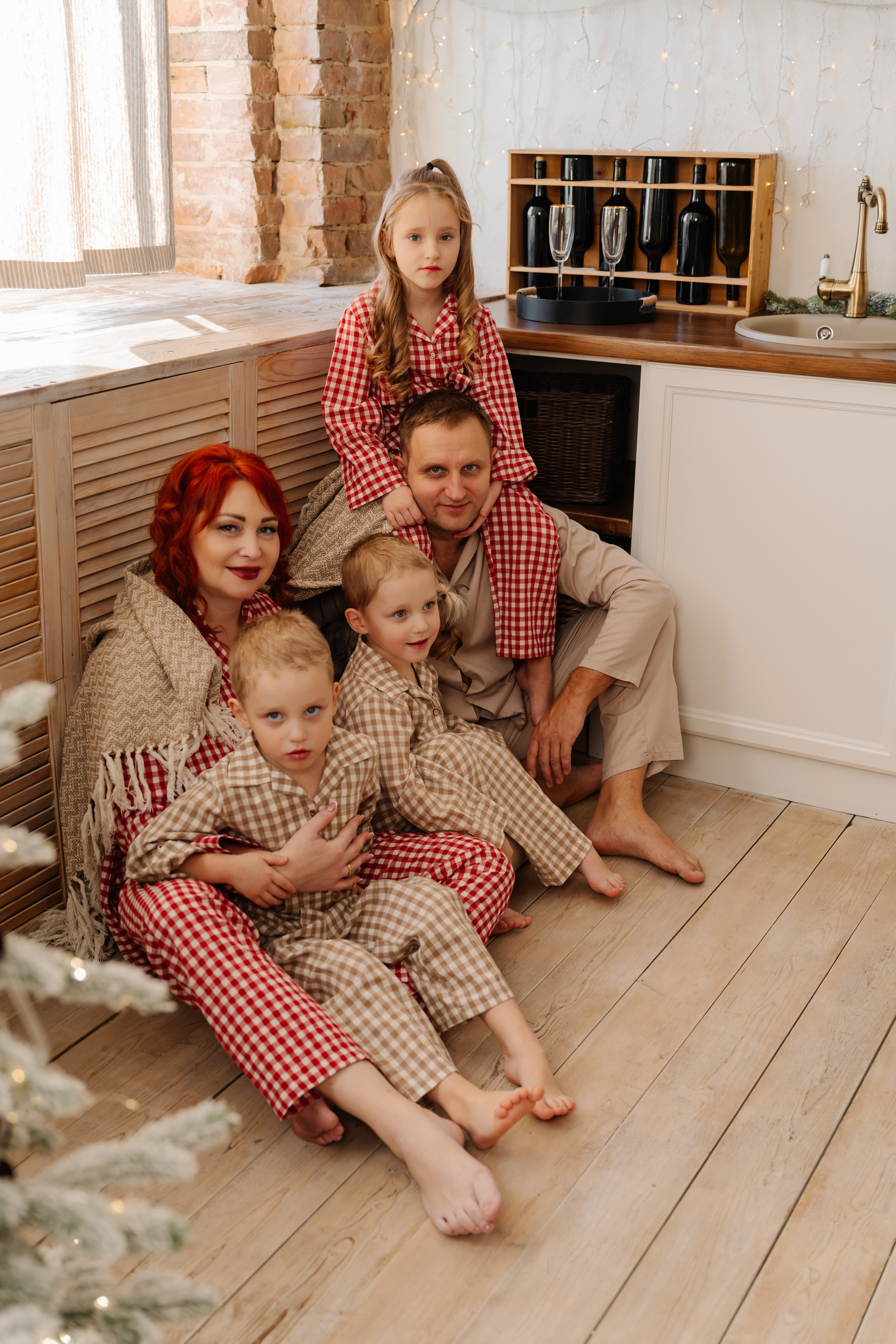 Денис и Елена с прекрасной дочкой и двойняшками-сыночками. СВАДЕБНЫЙ ФОТОГРАФ КРАСНОЯРСК