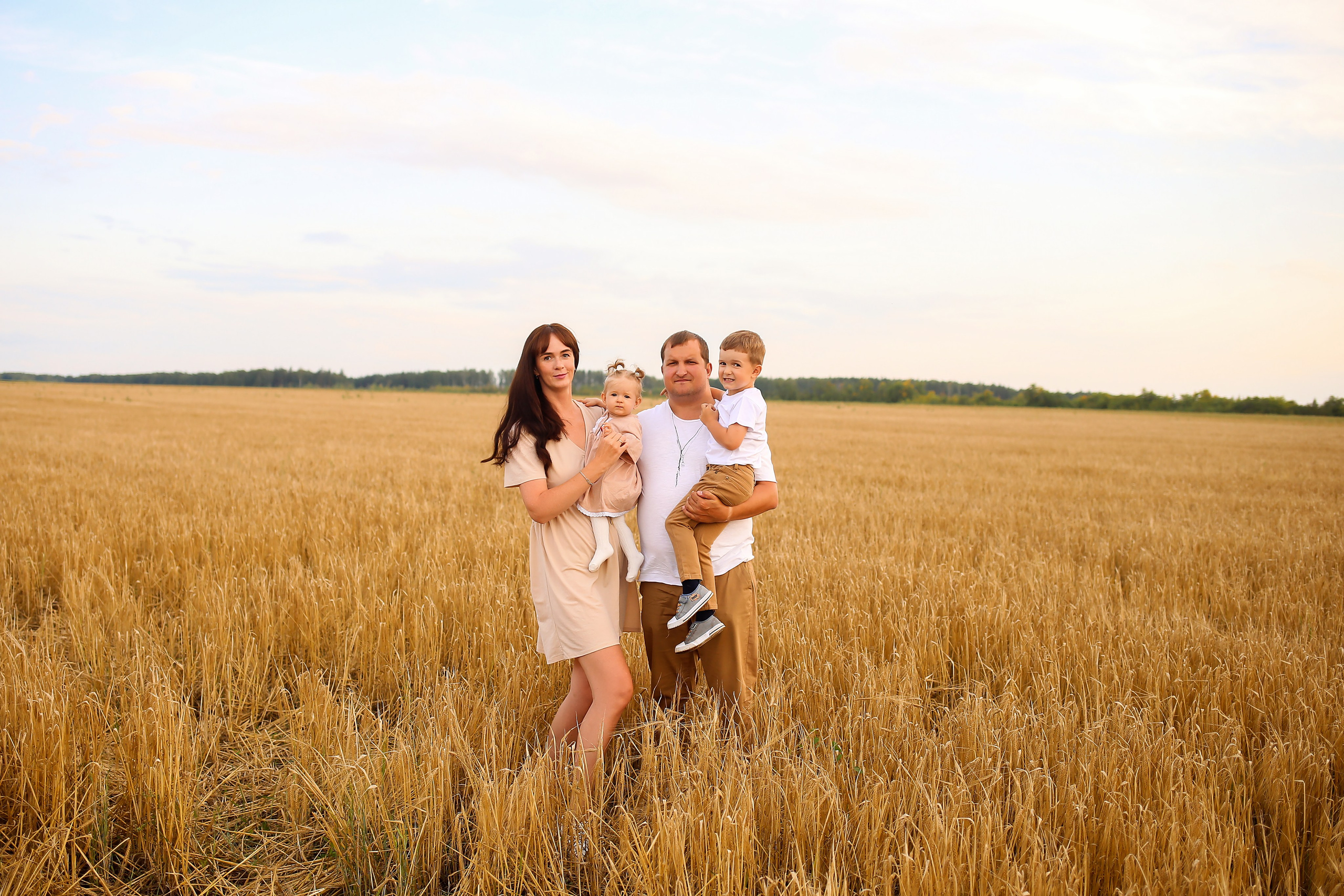 Съемка в поле. Семейный фотограф Фотосессия беременности  Екатеринбург Елена Луткова