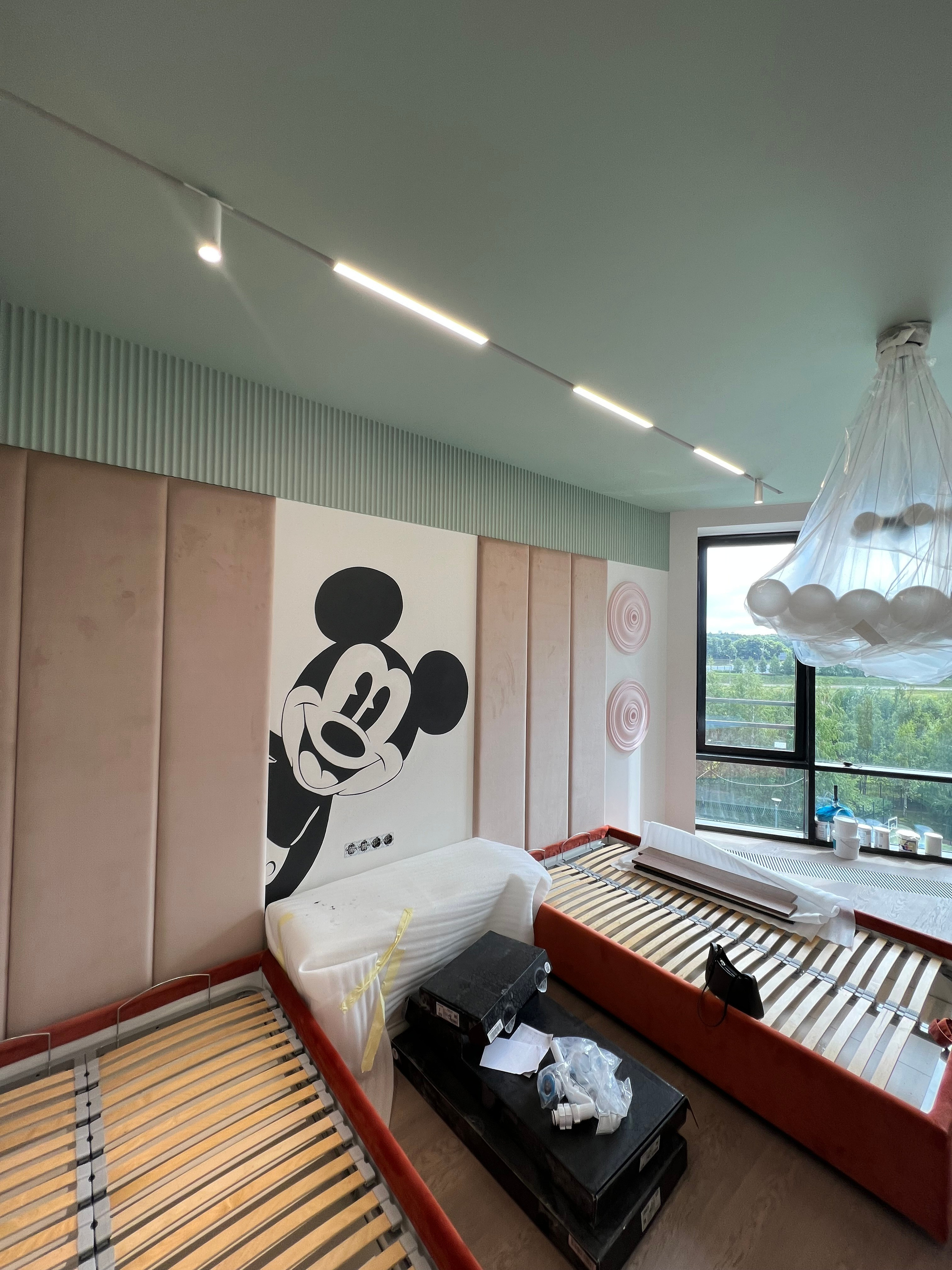 Роспись стен в детской ЖК " Резиденции Сколково». Дизайн интерьеров с Анастасией Рулевой