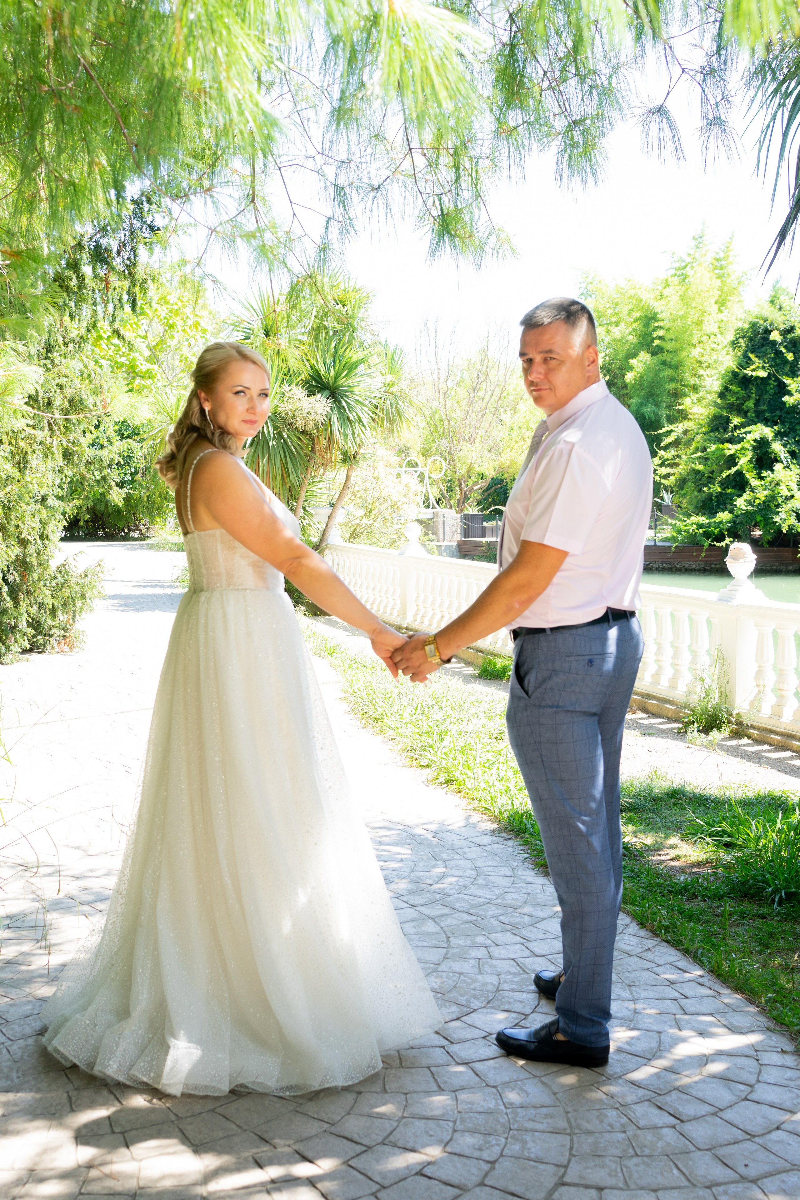 Свадебная серия в парке. Фотограф в Сочи Тиунова Маргарита и Тиунов Евгений