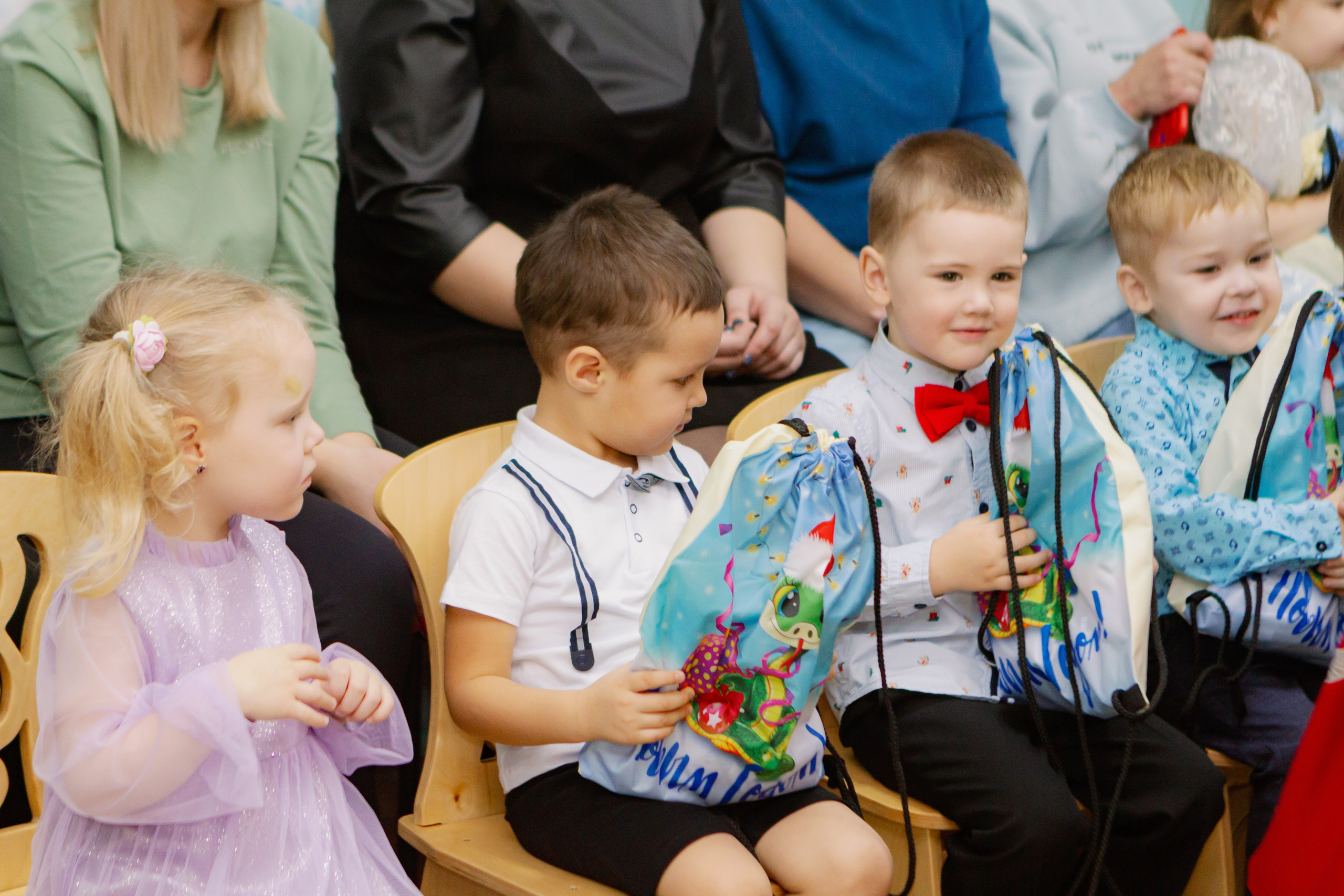 Фотосъёмка новогоднего утренника. Фотограф в Екатеринбурге Пойгина Елена